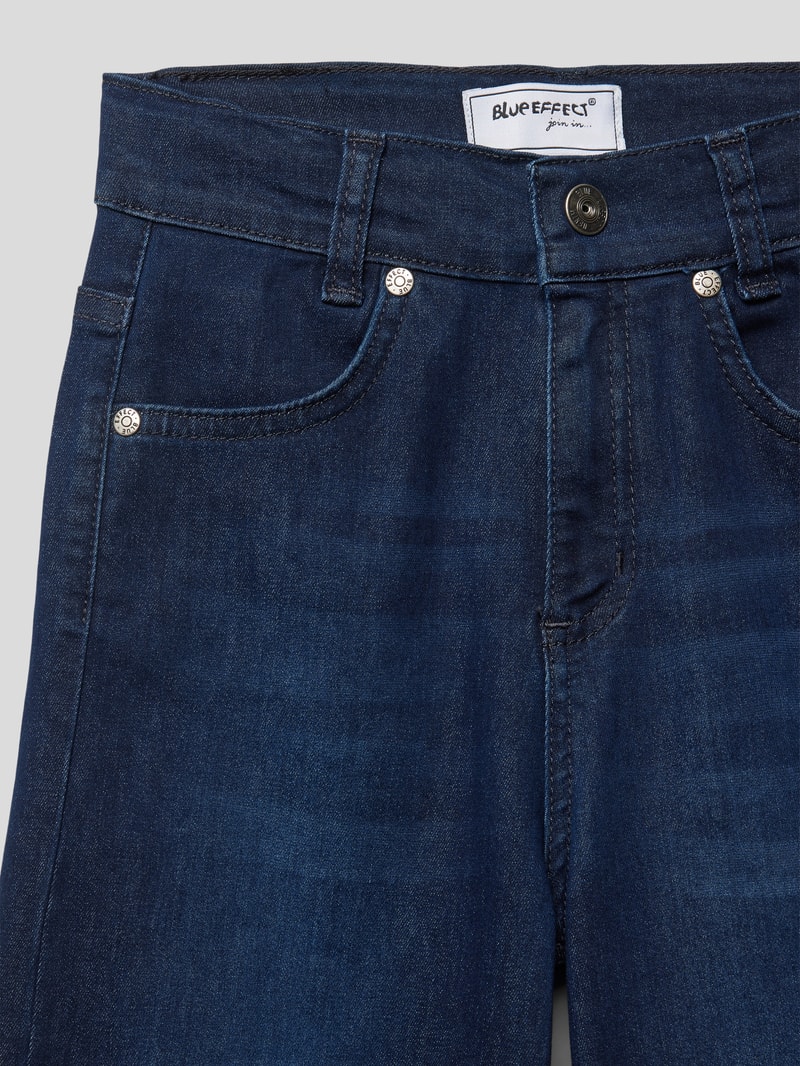 Jeans mit Label-Patch Modell 'NORMAL' in blau