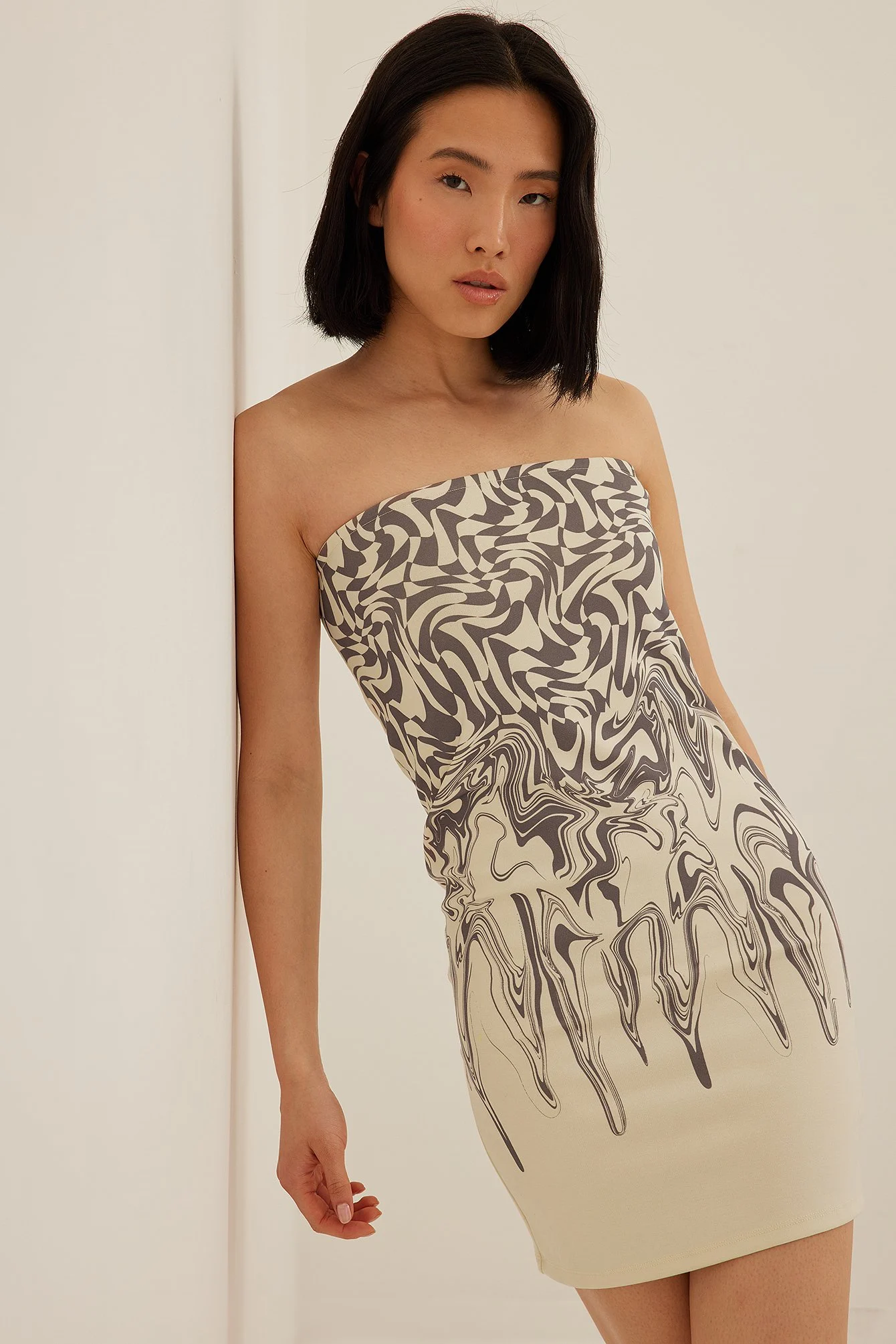 Bedrucktes Bandeau-Minikleid