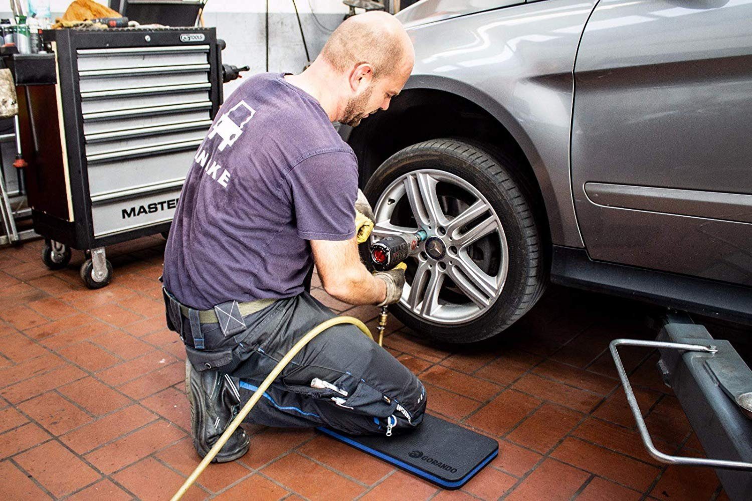 GORANDO Kniekissen GORANDO® Premium Kniekissen rot 10er Set Kniebrett Knieunterlage - Ideal für die Arbeit in Werkstatt, Haus, Garten Knieschoner, Knie-Matte, Sitz-Unterlage, (10-St)