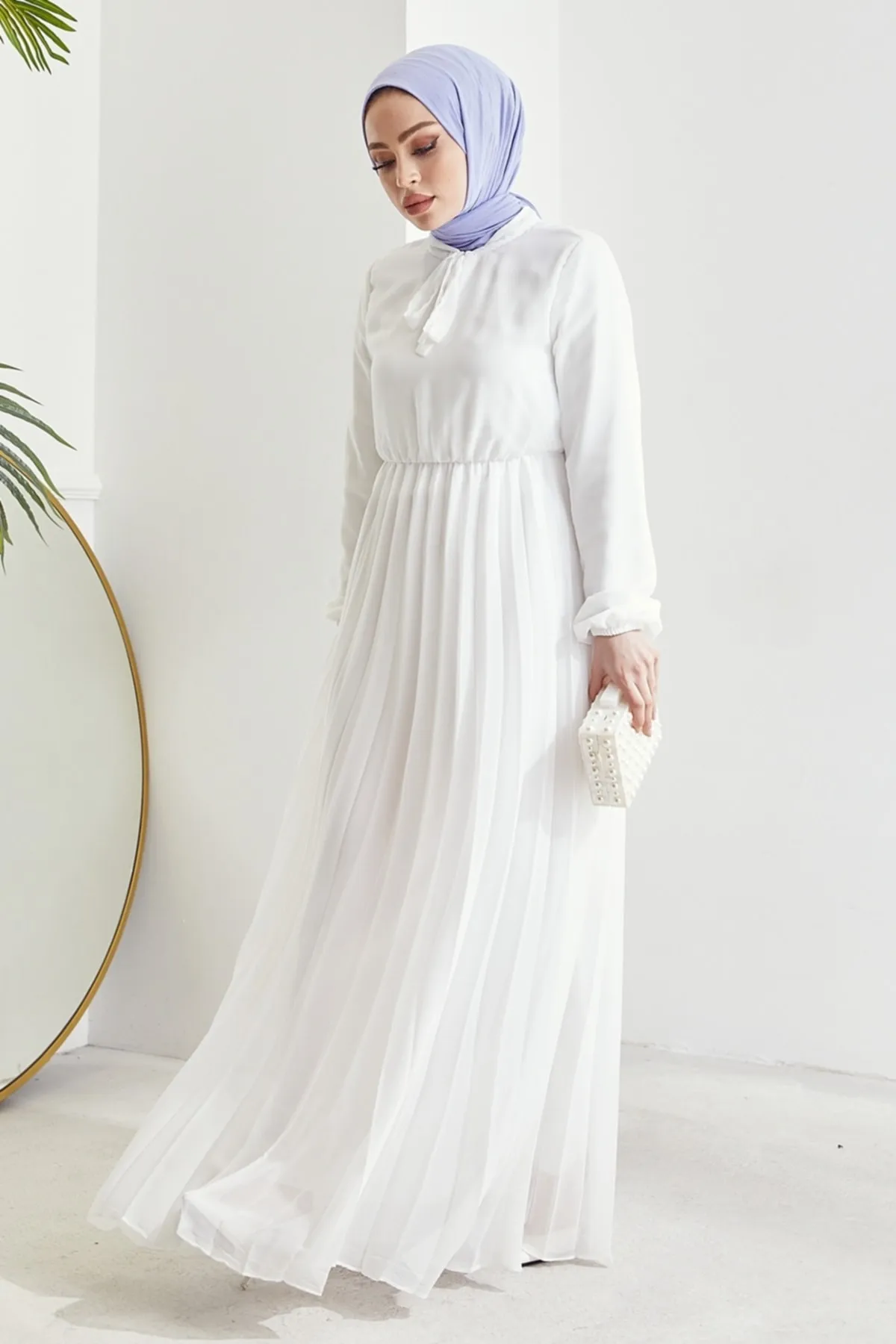 InStyle  Plissiertes Limelda-Chiffon-Hijab-Kleid – Weiß