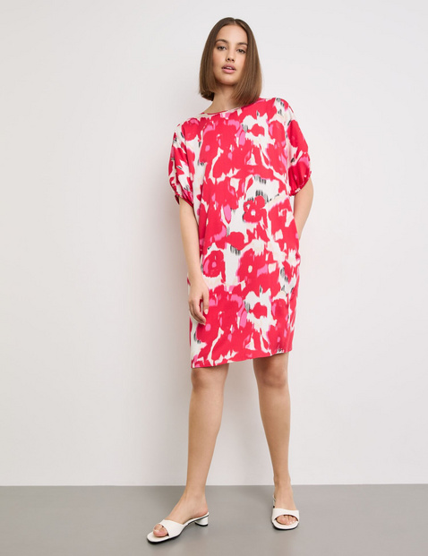 Legeres Kleid mit Alloverprint