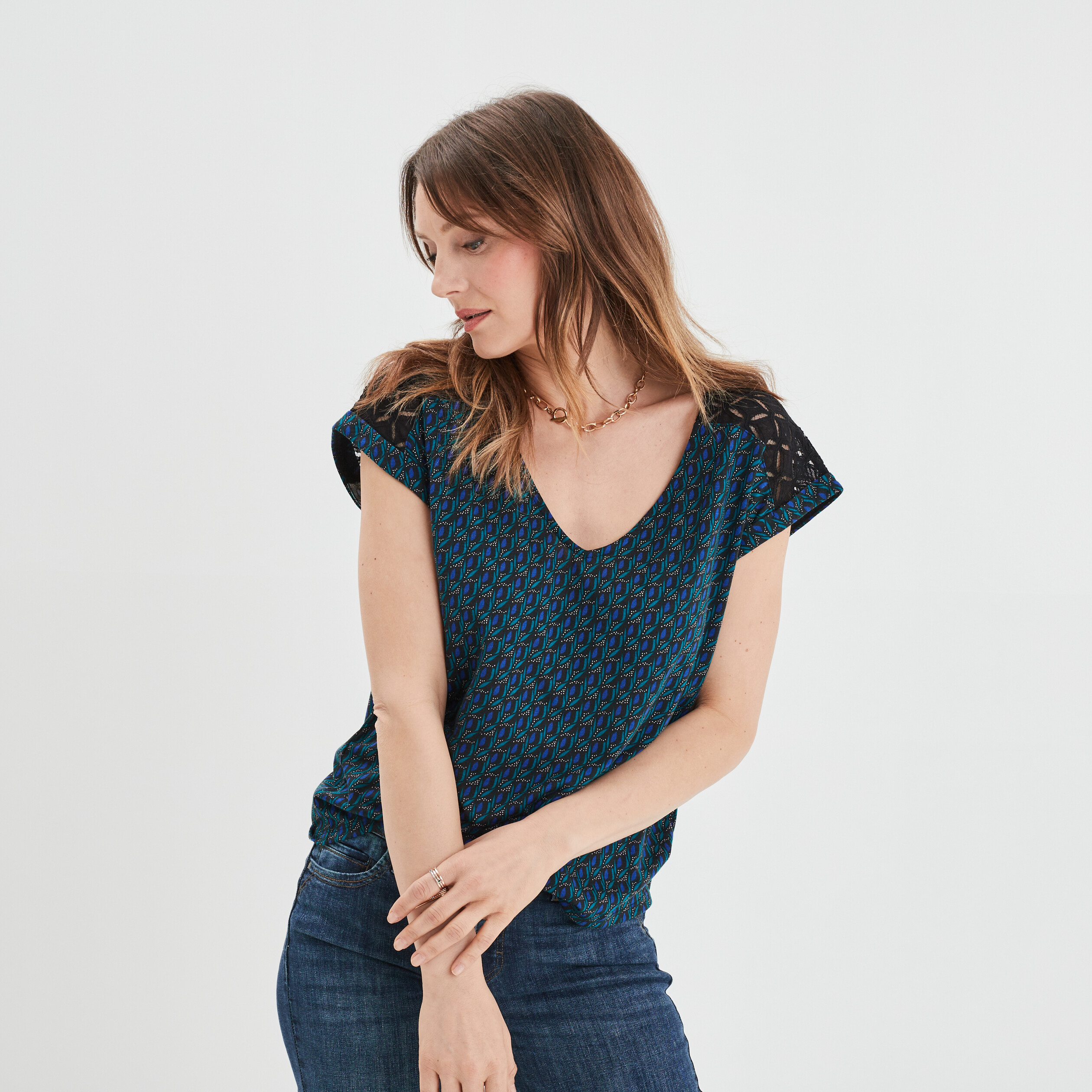 T-shirt dentelle épaules et dos bleu marine femme | La Halle