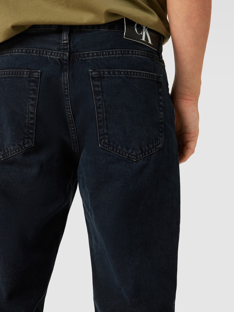 Regular Fit Jeans mit Label-Details in black