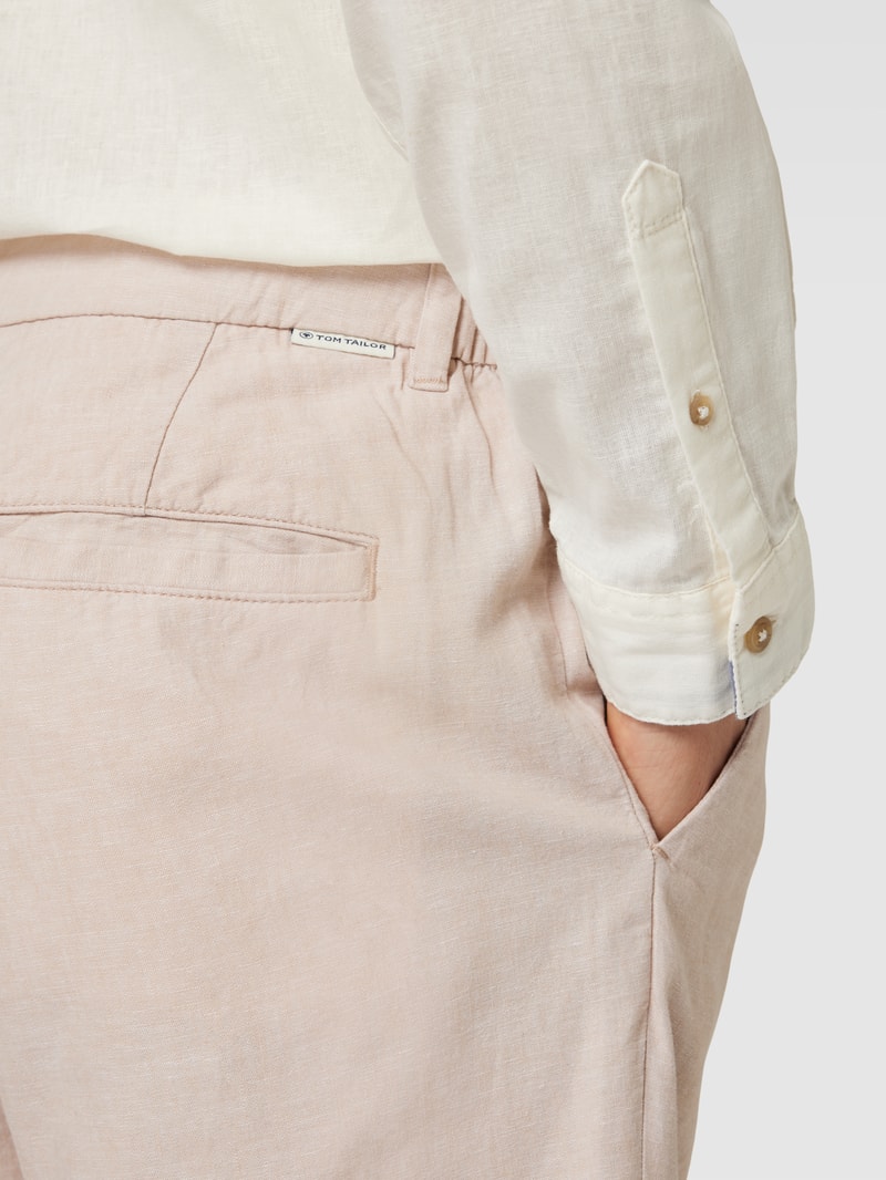 Bermuda mit Knopf- und Reißverschluss in beige