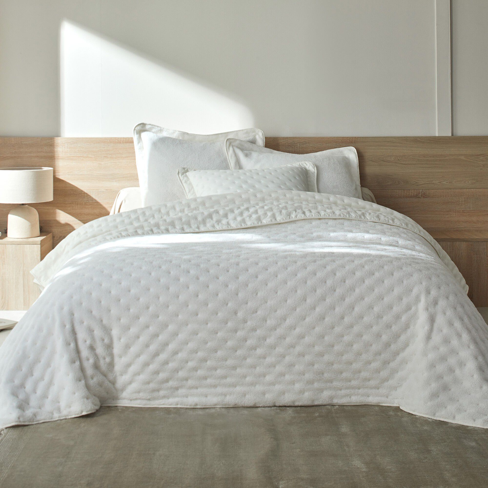 Couvre-lit réversible microfibre matelassée/sherpa