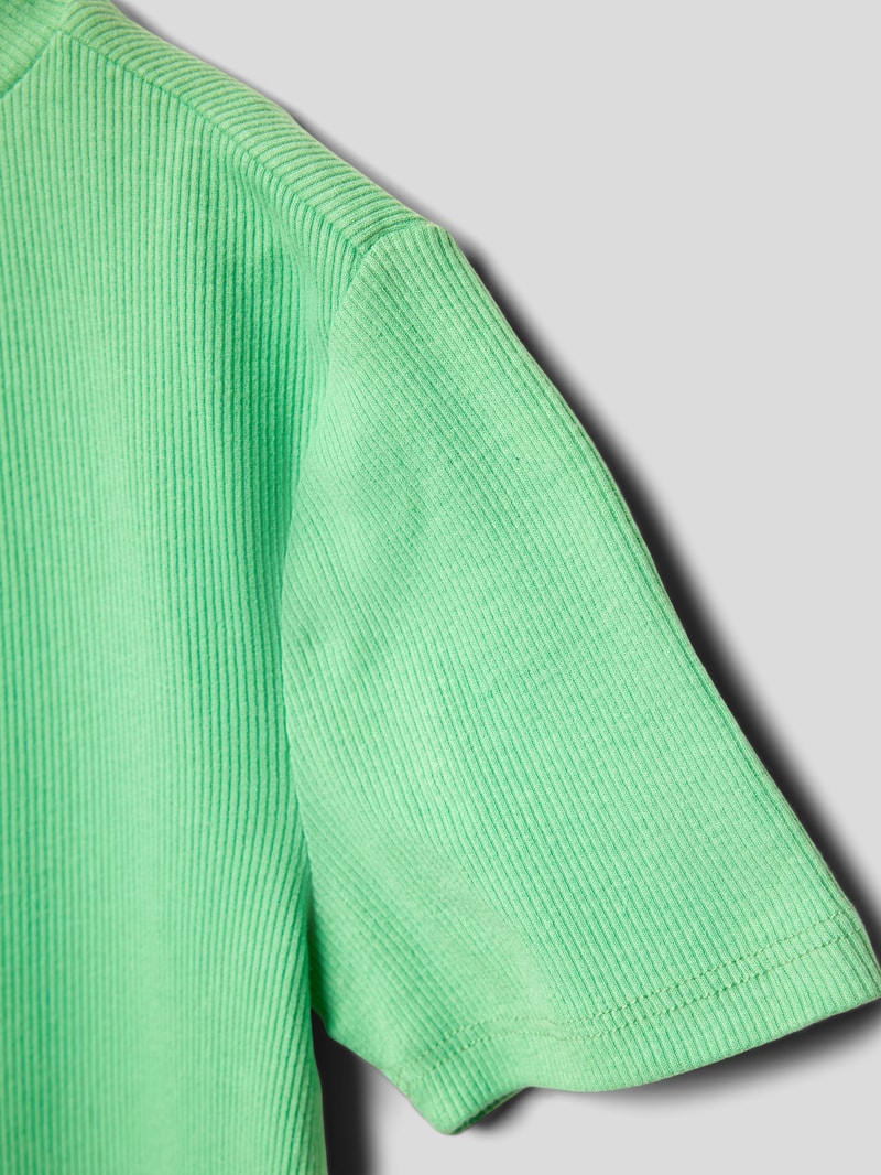 Cropped T-Shirt mit Stehkragen in grün