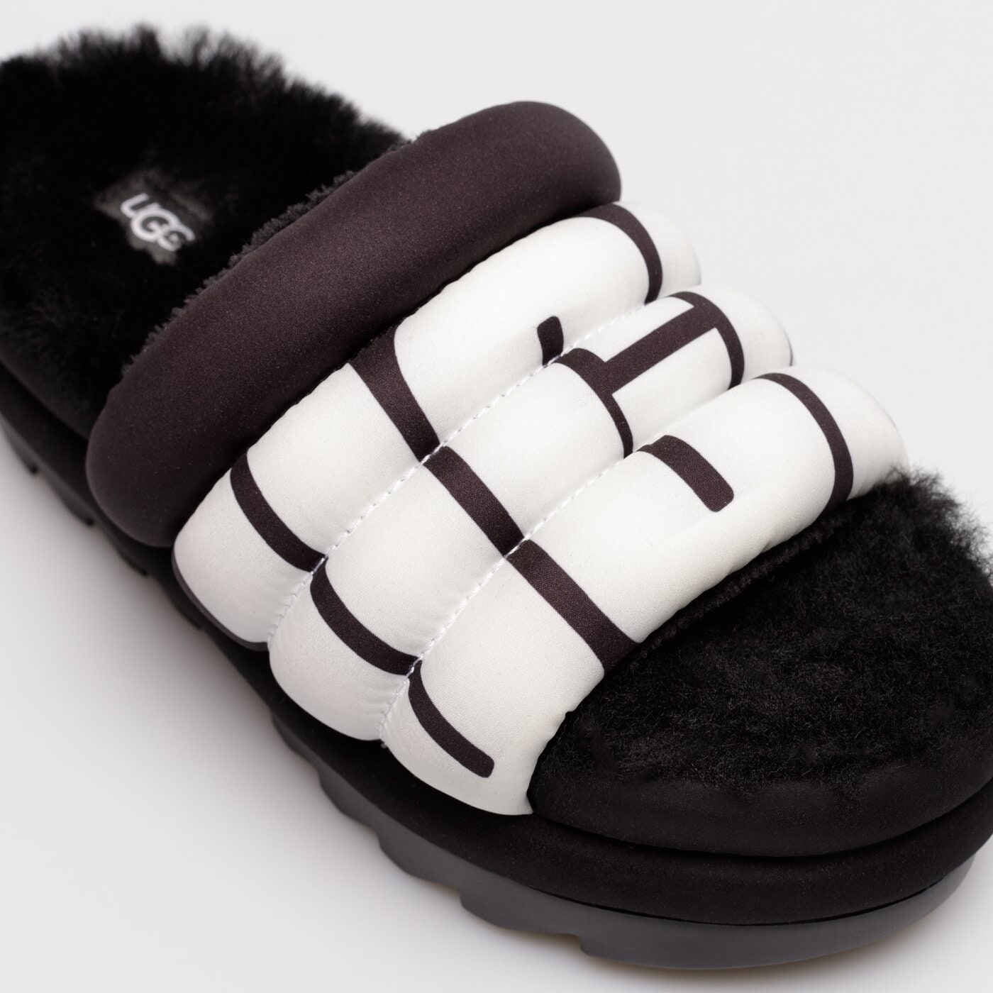 UGG MAXI SLIDE LOGO Schwarz
