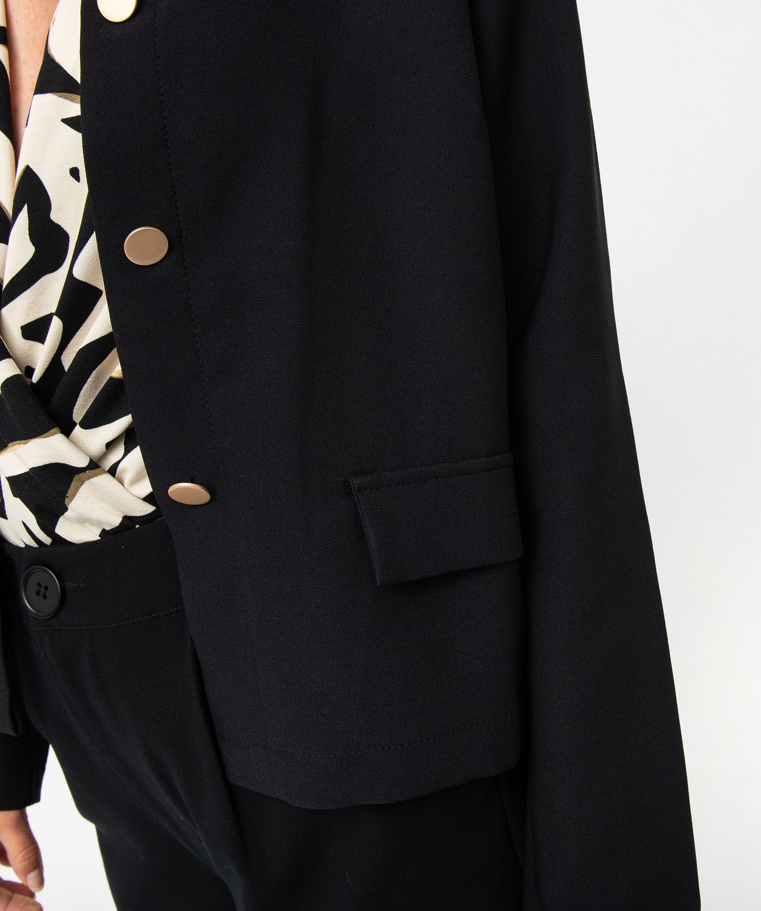 Chemise à manches longues avec boutons métalliques femme noir | GEMO