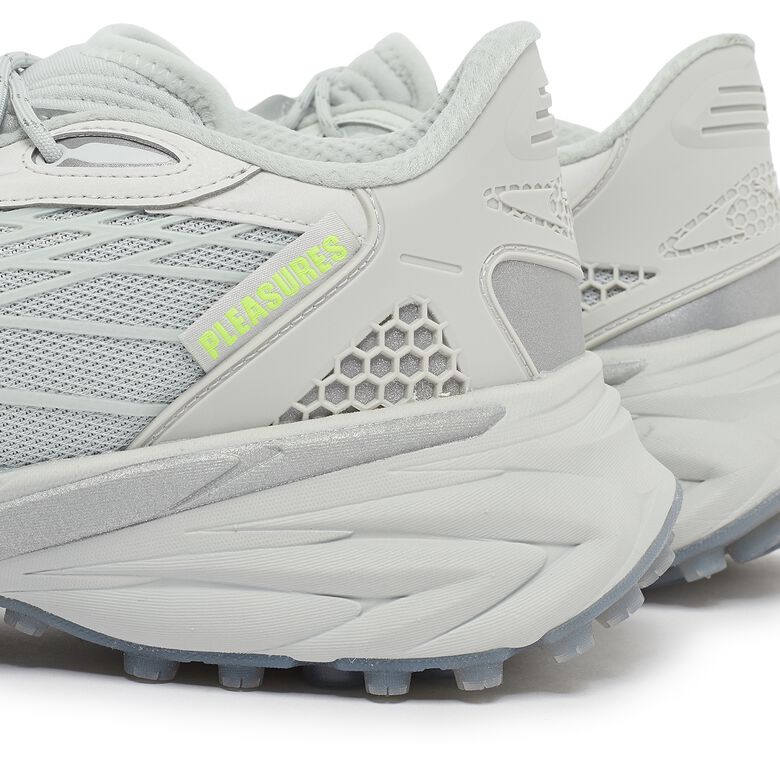 Puma x Pleasures Spirex glacial gray-cool light gray