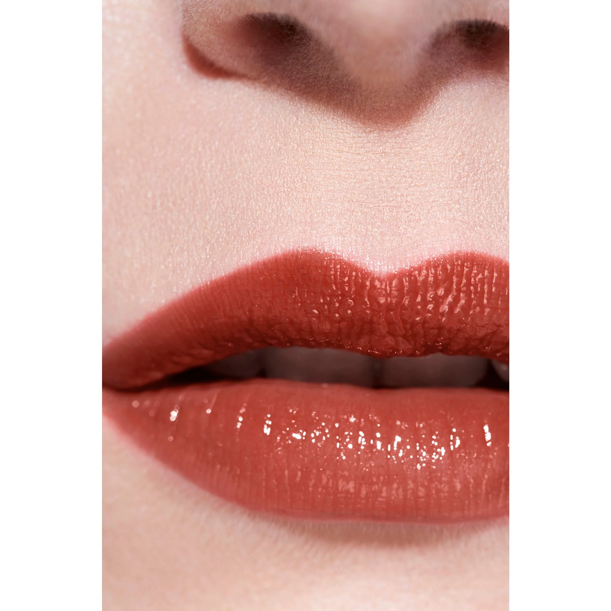 ROUGE COCO FLASH - COLOR, BRILLIANCE AND INTENSITY IN A FLASH