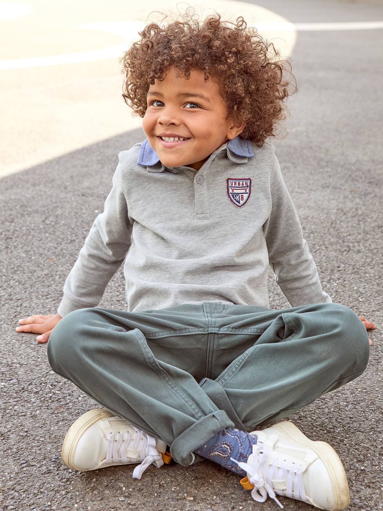 Polo garçon avec badge et col en chambray dark bleu indigo