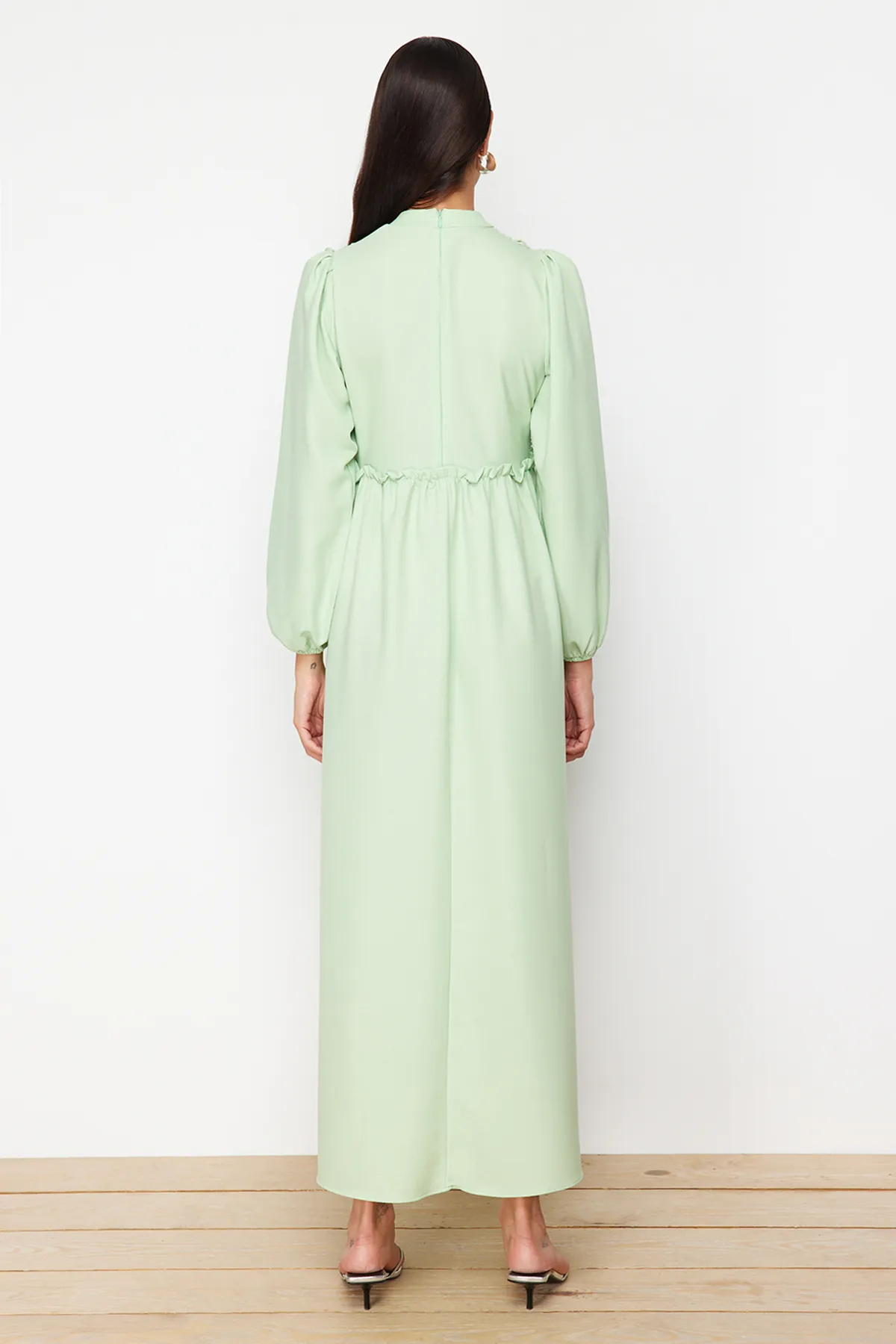 Trendyol Modest  Grünes gewebtes Kleid mit Guipure-Detail TCTAW24EB00110