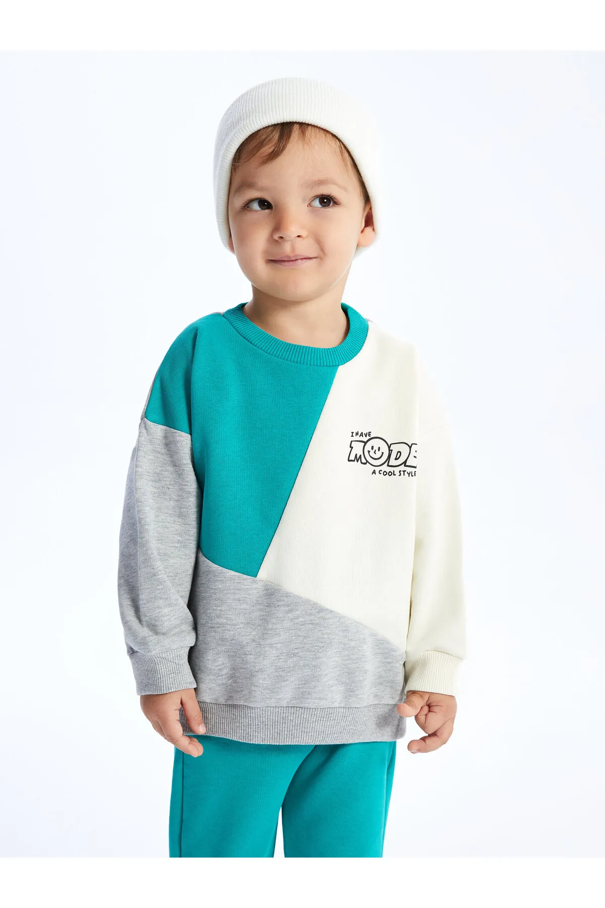 LC Waikiki  2er-Set aus Sweatshirt und Jogginghose für Babys mit Rundhalsausschnitt, langen Ärmeln und Farbblockdesign