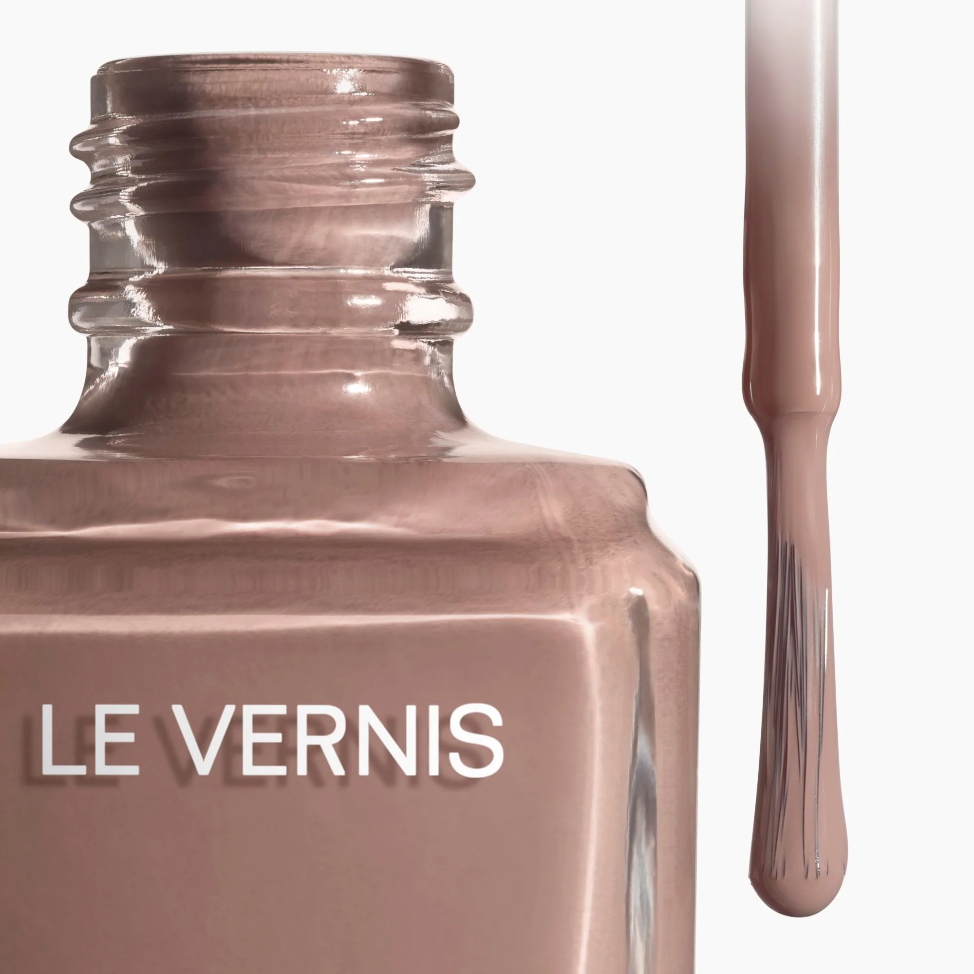LE VERNIS - COLOR Y BRILLO DURADEROS