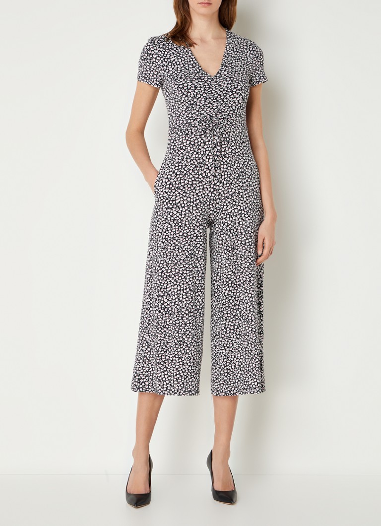 Tuta corta e ampia modello Simmy di Hobbs con dettagli di allacciatura.