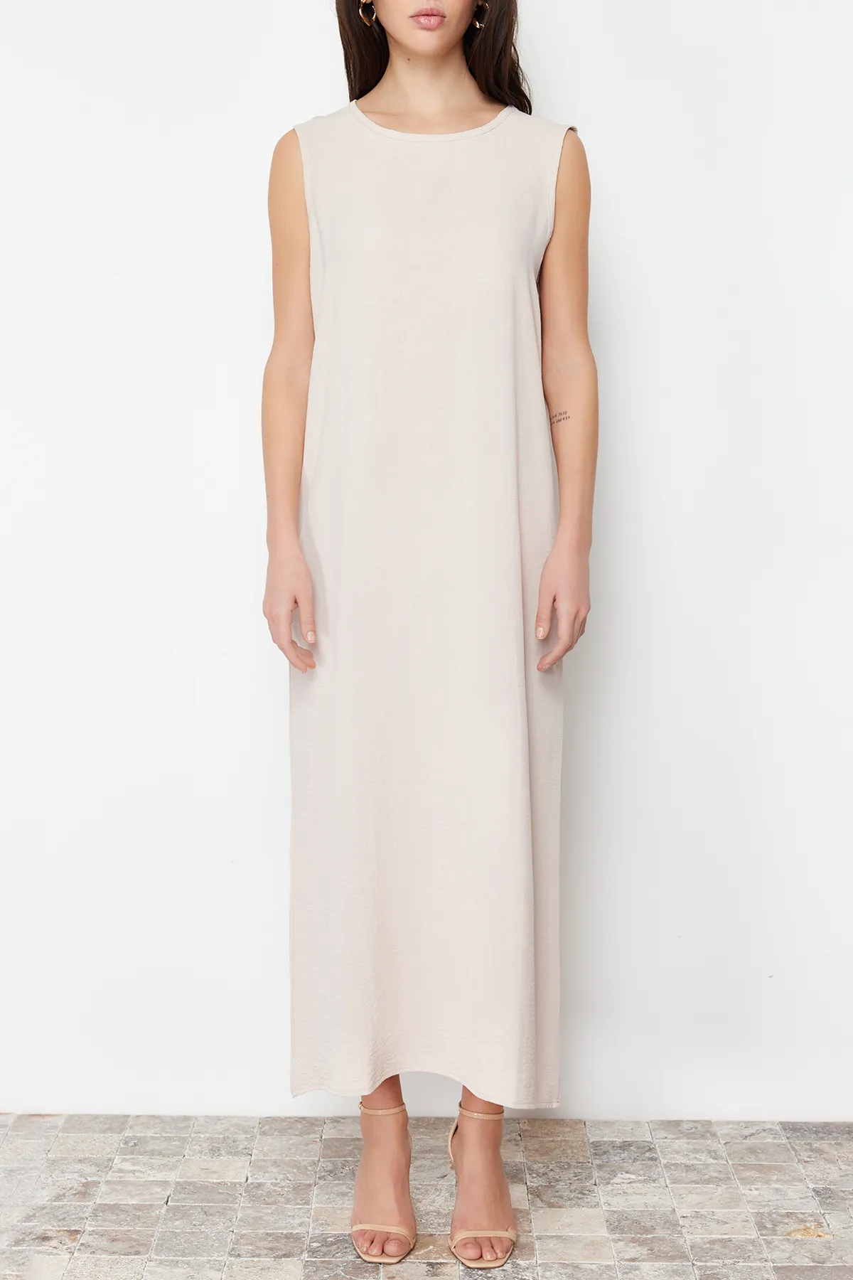 Trendyol Modest  Steinfarbenes Aerobin Ferace Abaya & Kleid, 2-teiliges gewebtes Set TCTSS24US00033