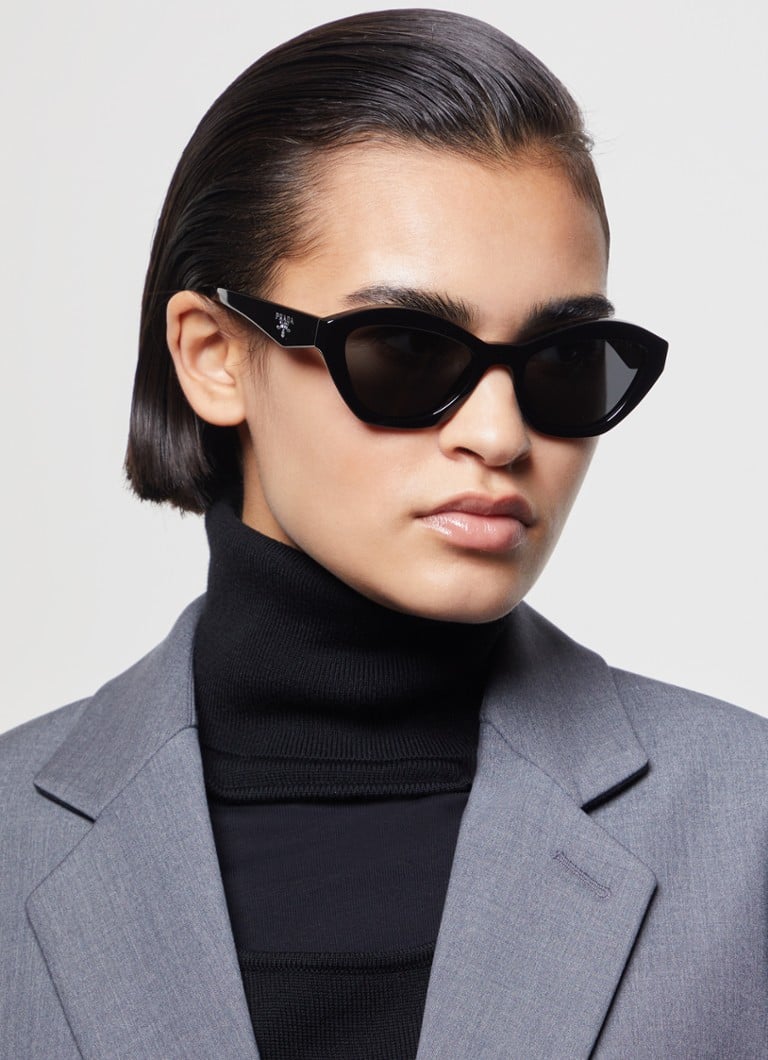 Ochelari de soare Prada cu lentile cat-eye PRA02S