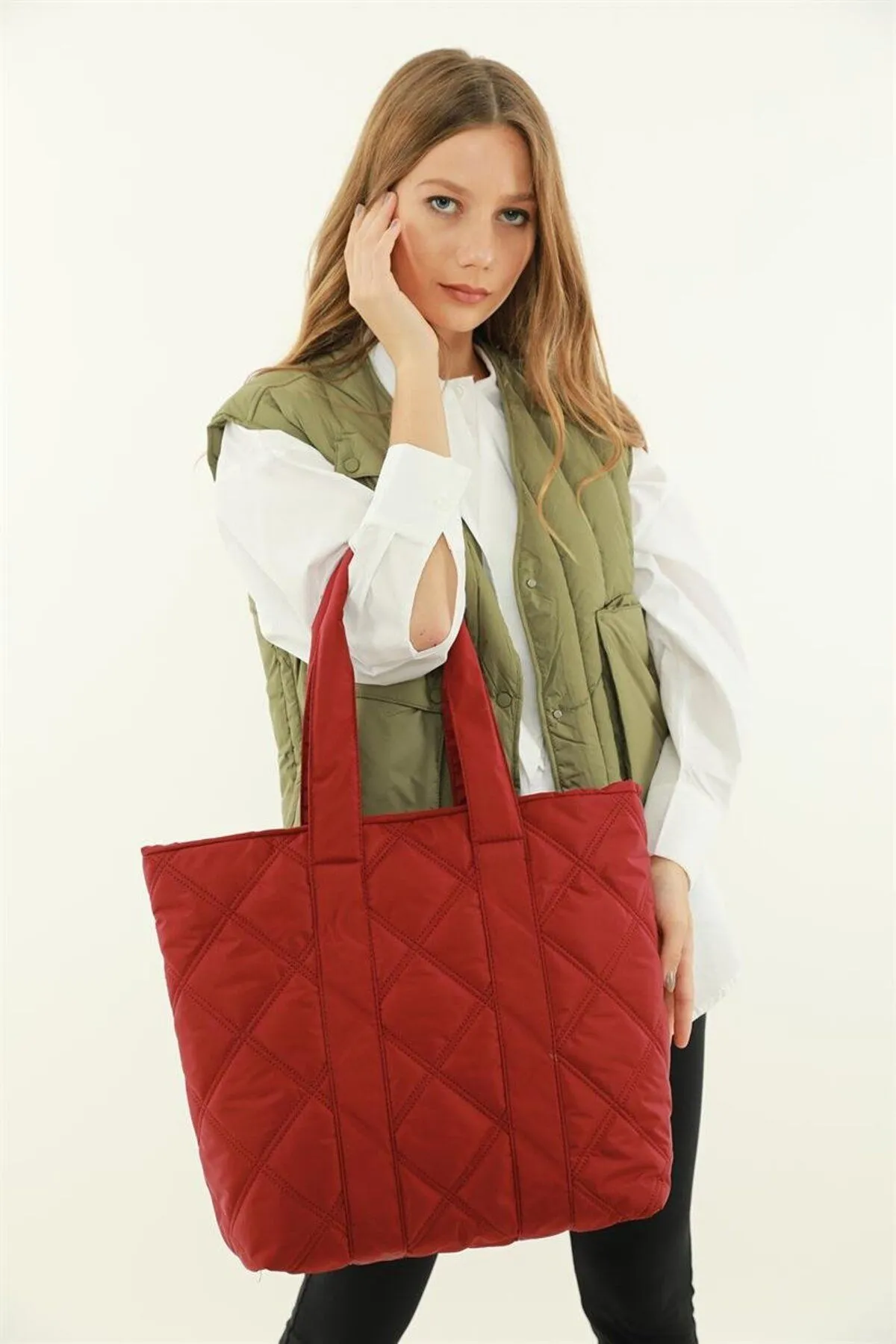 Madamra  Damen-Pufftasche mit gestepptem Muster in Weinrot