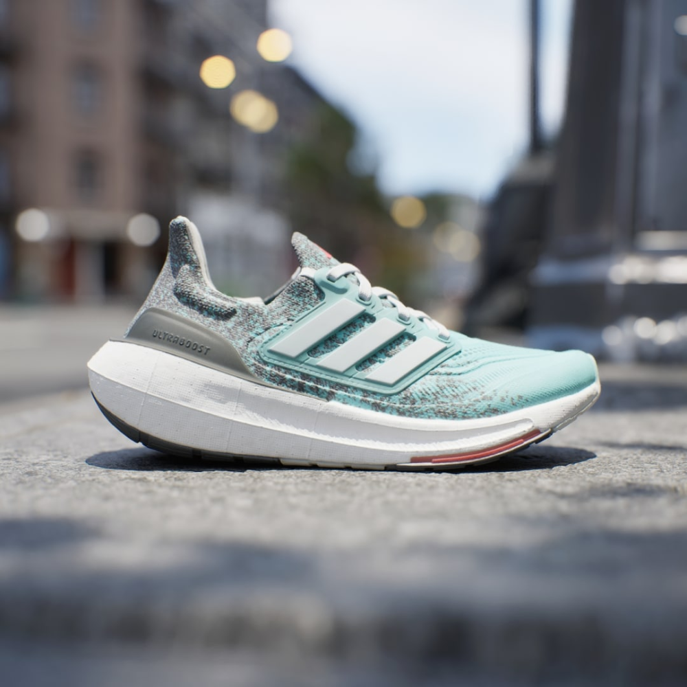 adidas Ultraboost Light 23 IE1692 / blau
