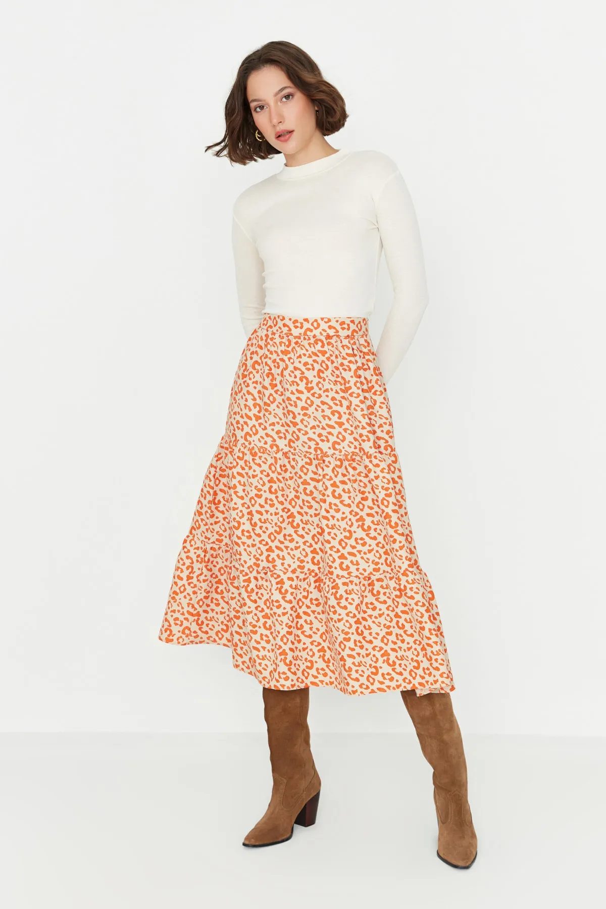 Trendyol Collection  Kamelfarbener, ausgestellter Midi-Webrock mit Blumenmuster und hoher Taille TWOSS21ET0041