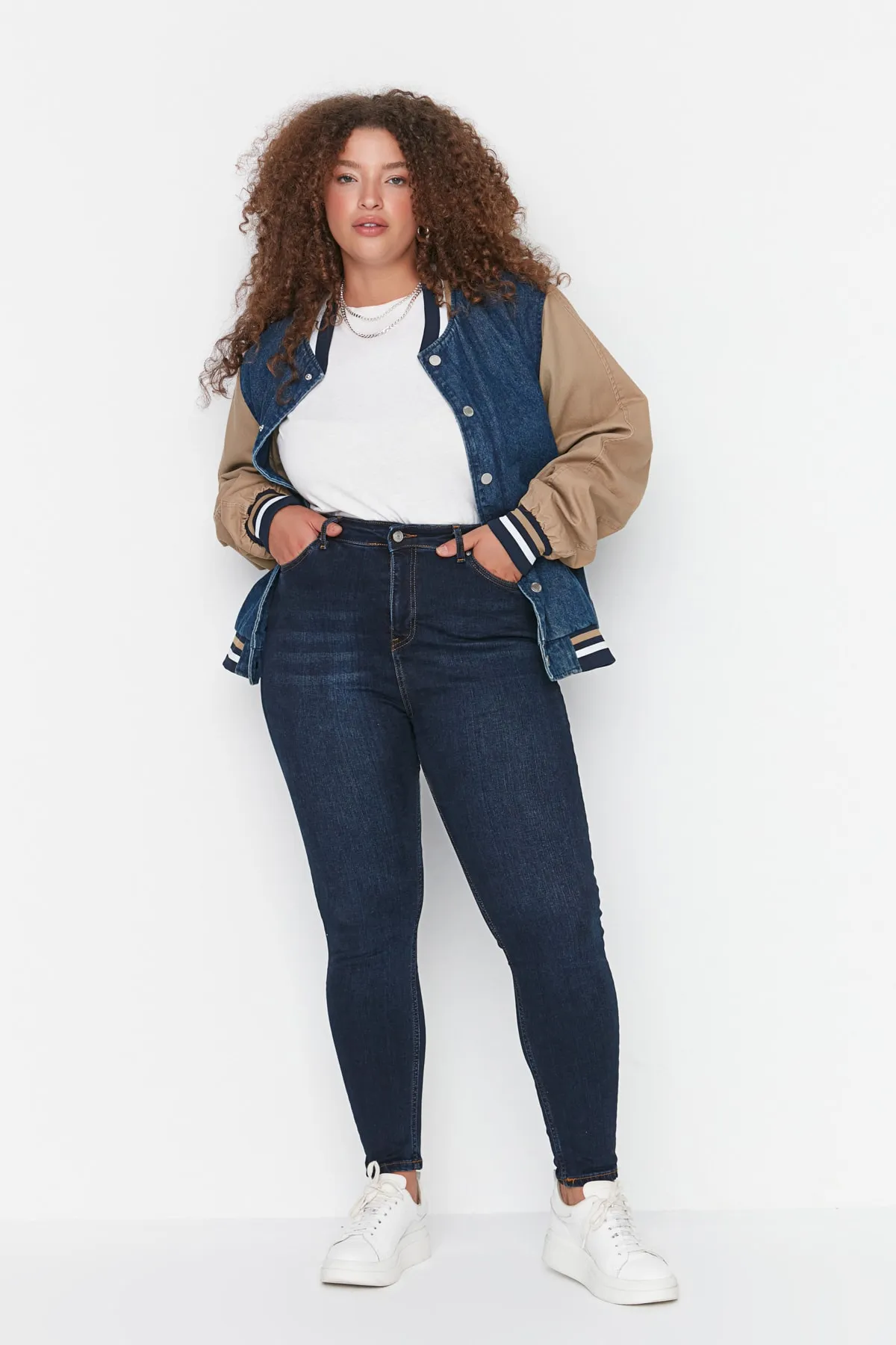 Trendyol Curve  Marineblaue, dehnbare Skinny-Jeans mit hoher Taille TBBAW23JE00003