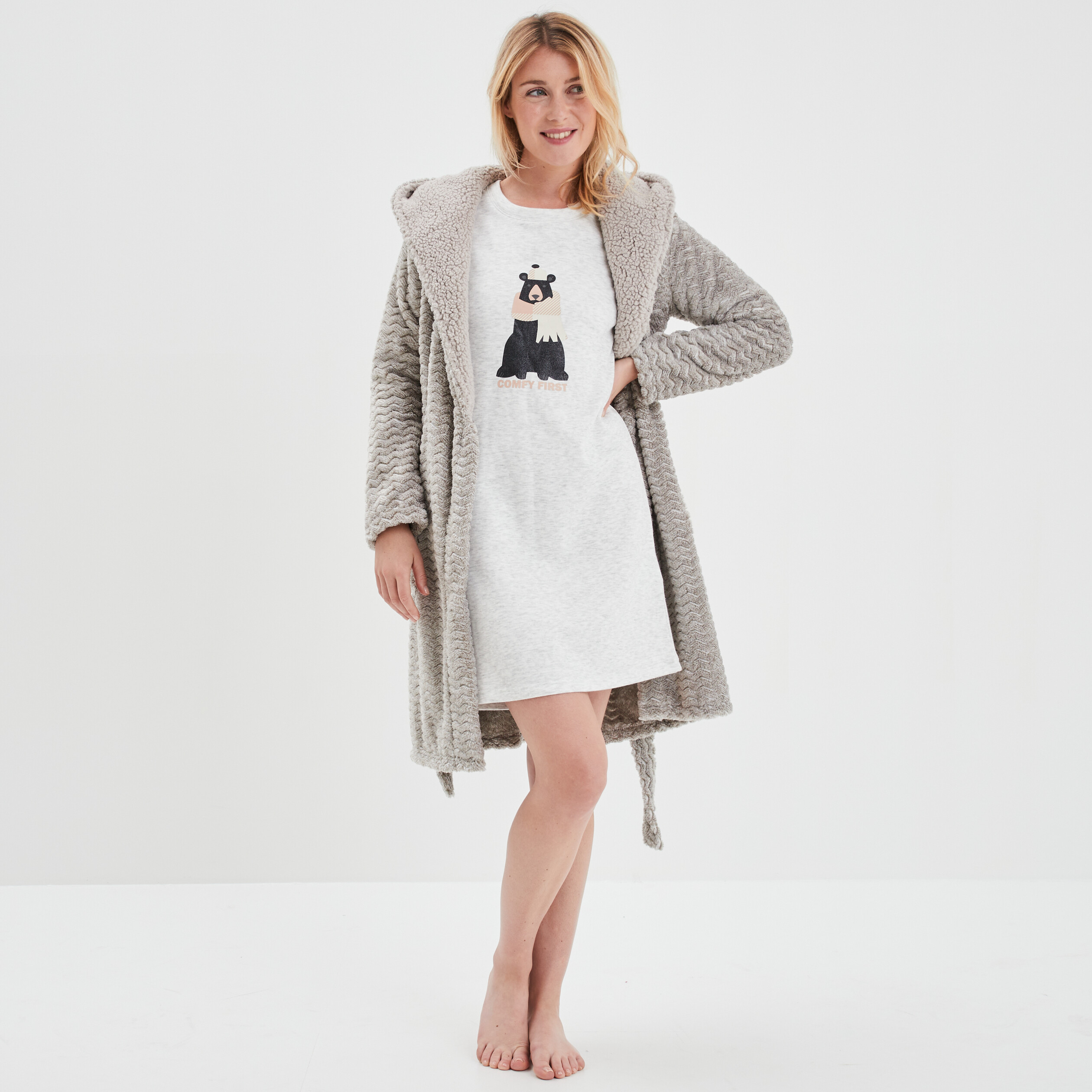 Chemise de nuit t-shirt manches longues gris clair femme | La Halle