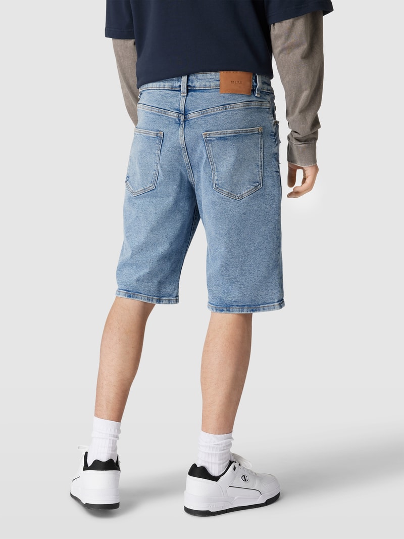 Jeansshorts im Destroyed-Look in hellblau