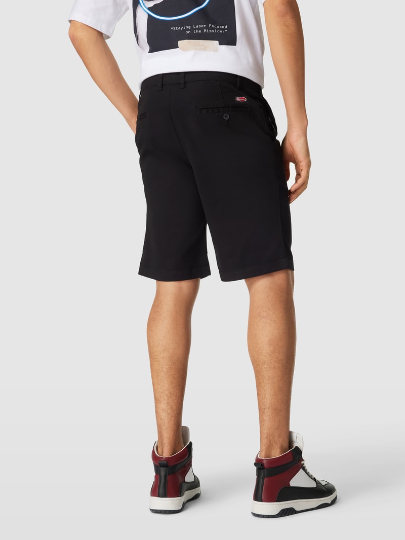 Bermudas mit Paspeltaschen in schwarz