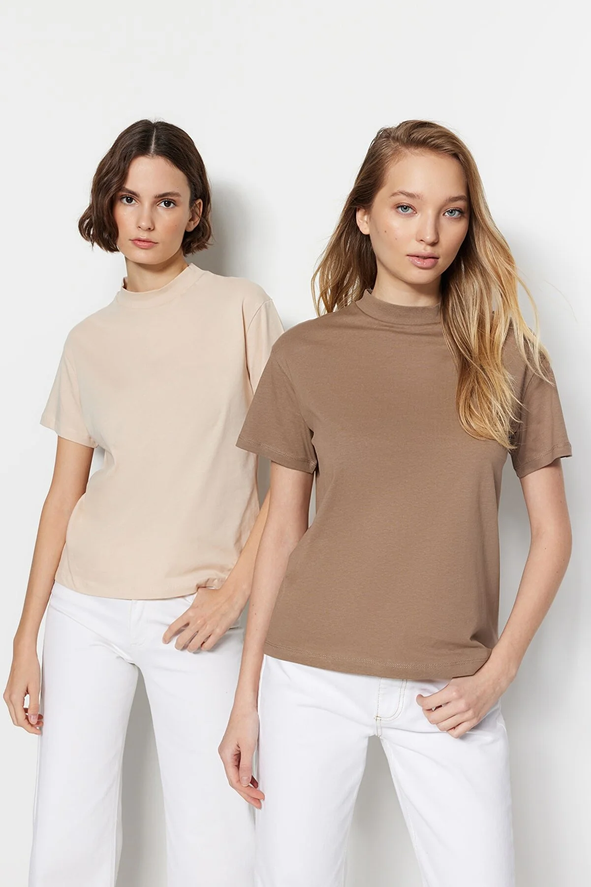 Trendyol Collection  Beige-Nerz, 2er-Pack Basic-Strick-T-Shirts aus 100 % Baumwolle mit hohem Kragen TWOSS20TS1500