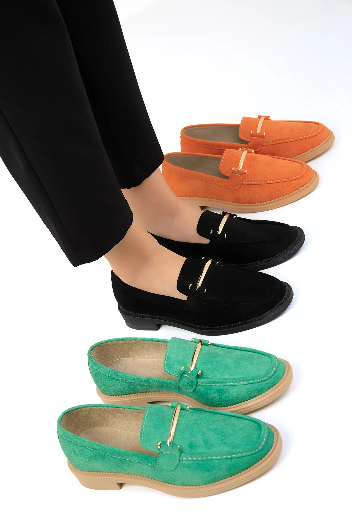 SOHO  Schwarze Wildleder-Gold Damen Freizeitschuhe 18339