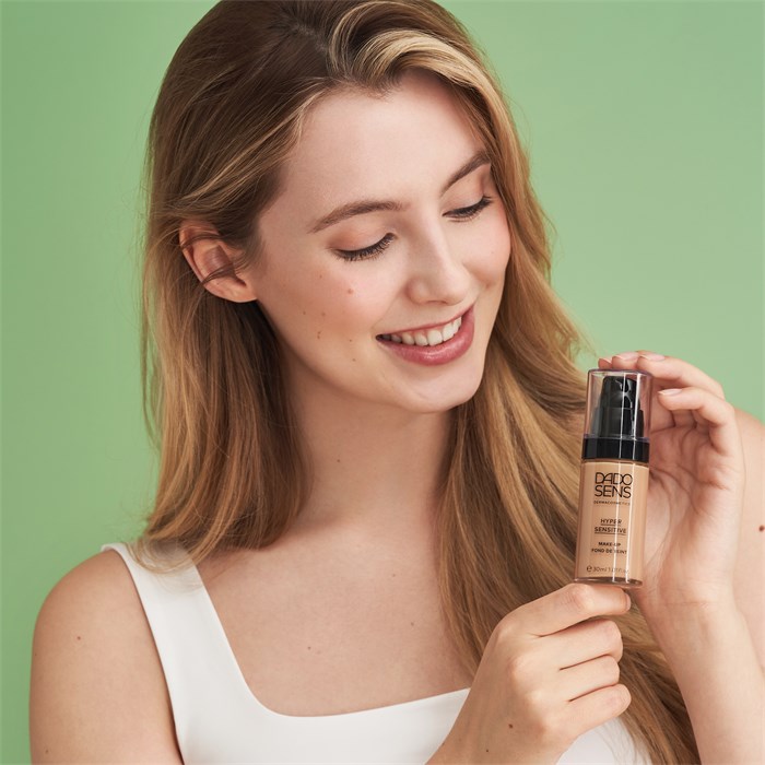 MAKE-UP