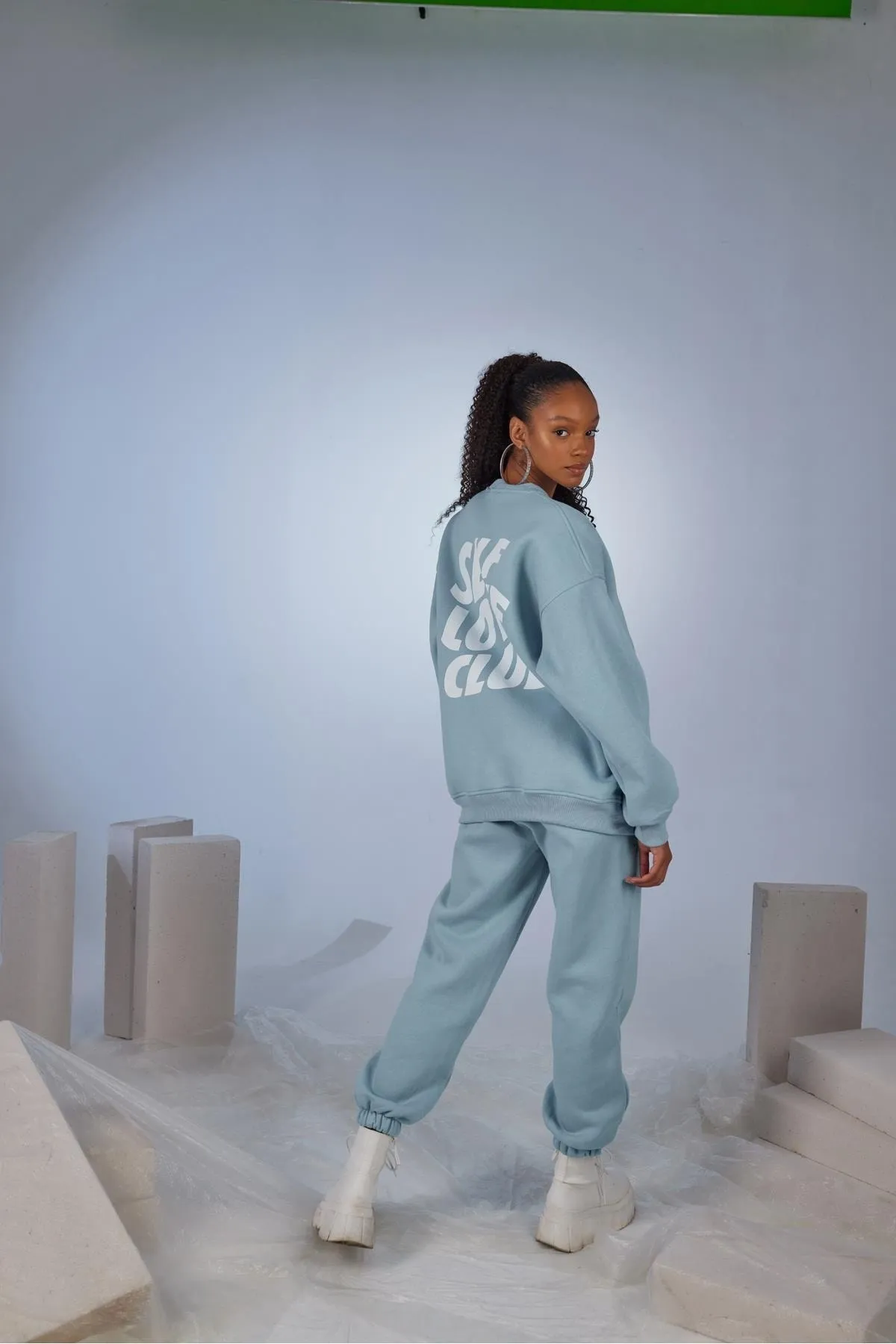 HOLLY LOLLY  Blaue, flauschige Damen-Jogginghose mit elastischem Bund und Bündchen