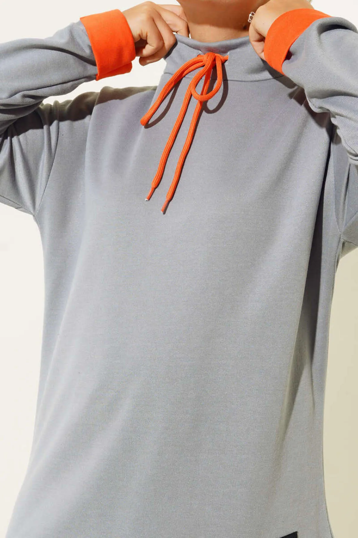 VOLT CLOTHİNG  Damen-Doppelanzug mit Barcode-Emblem