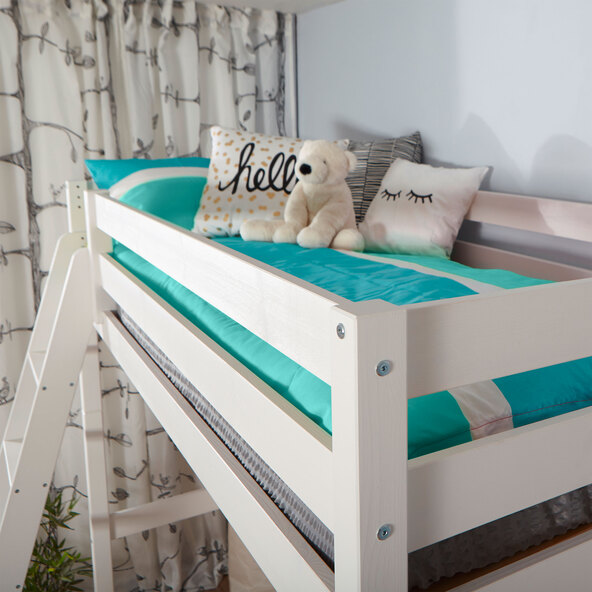 Hochbett mit integriertem Schreibtisch