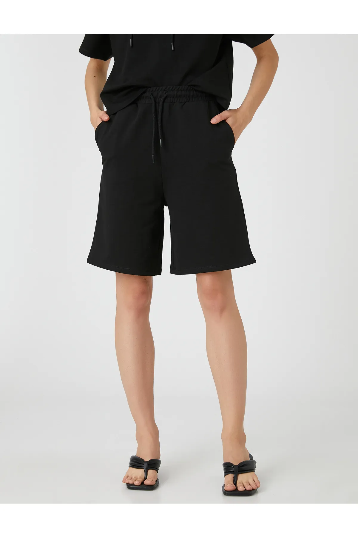 Koton  Sportliche Bermudashorts mit Bindegürtel und Taschen