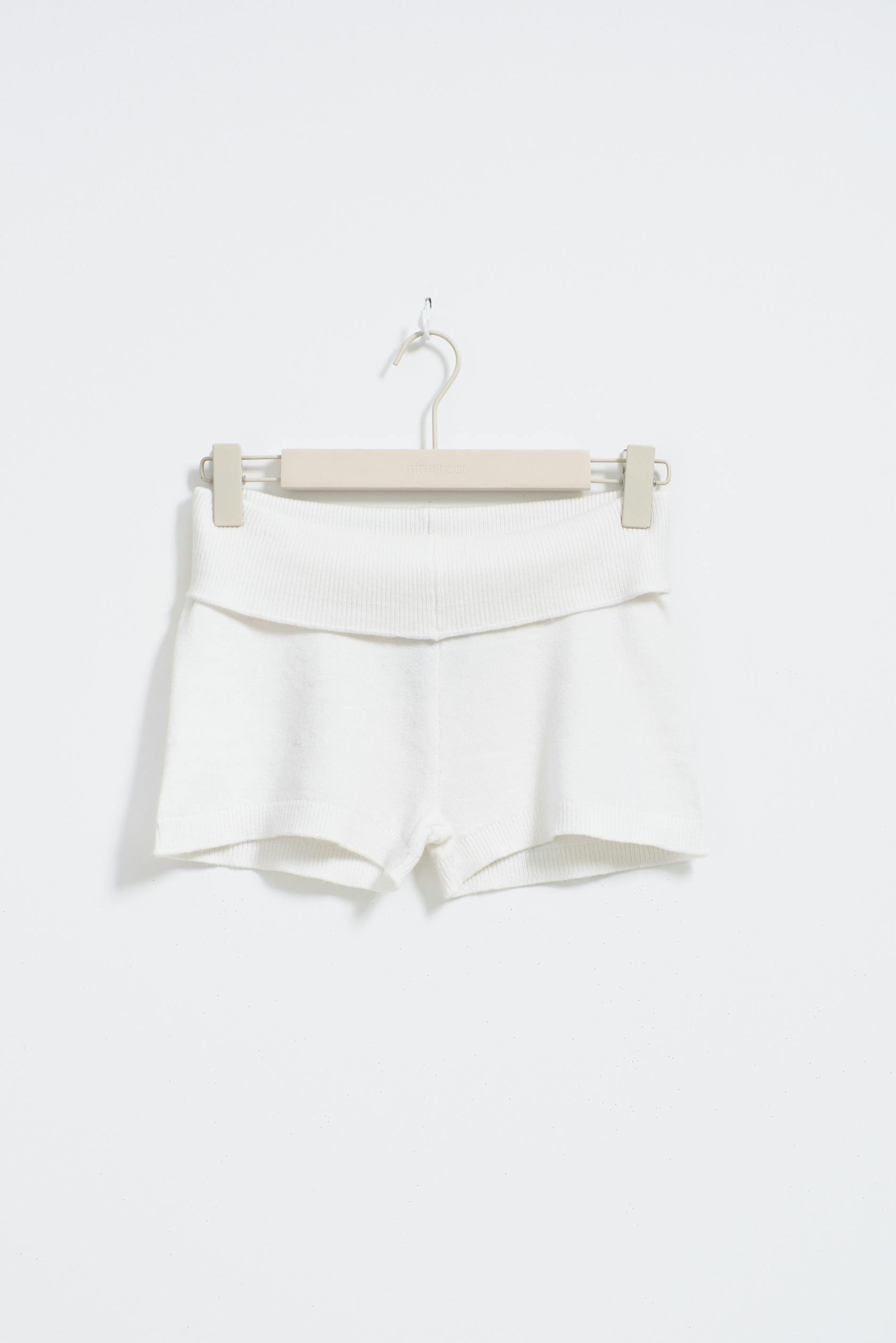 Y knitted yoga shorts