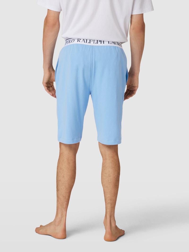 Slim Fit Sweatshorts mit Label-Stitching in hellblau