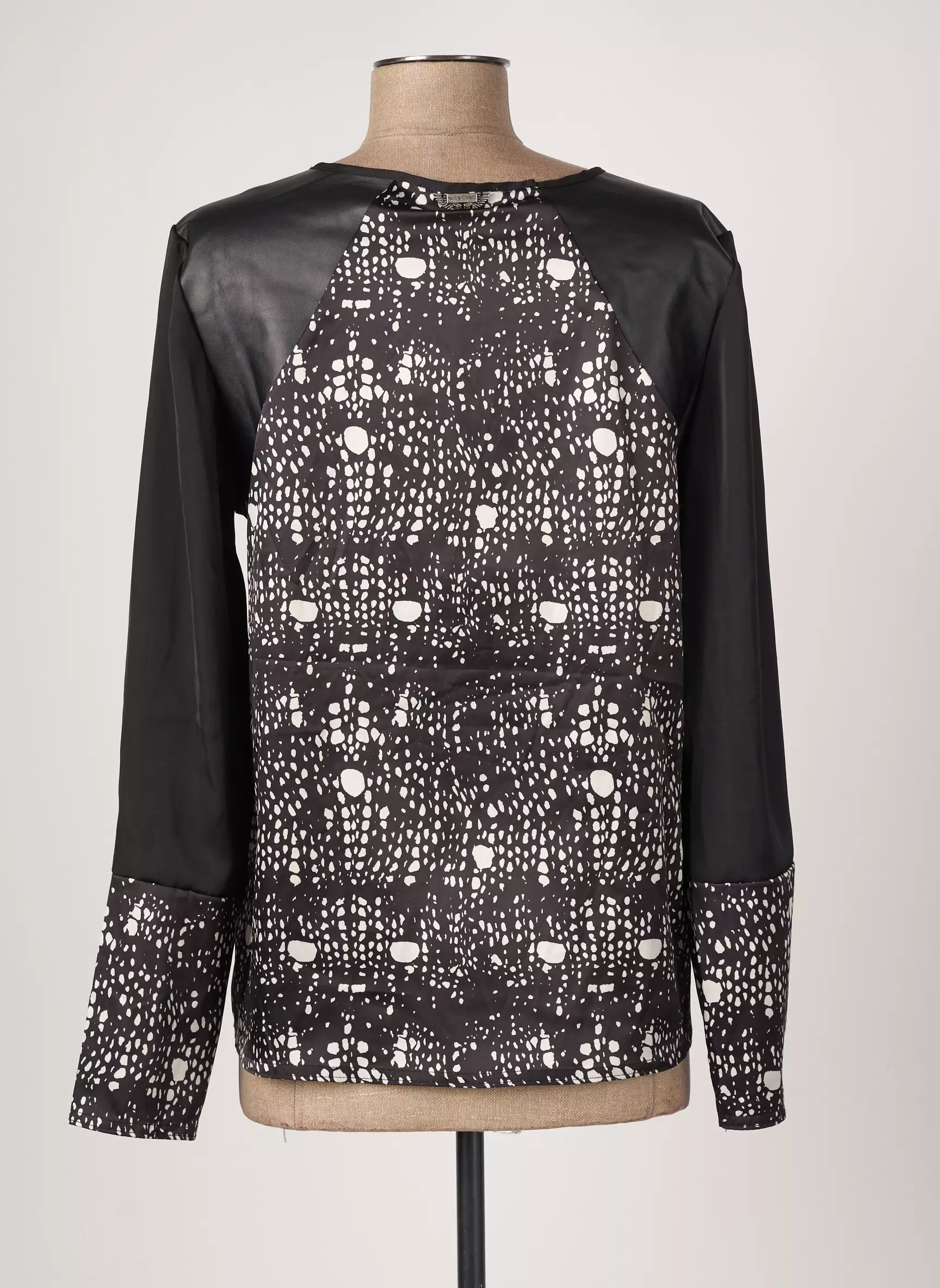 Huit Six Sept Blouses Femme couleur noir