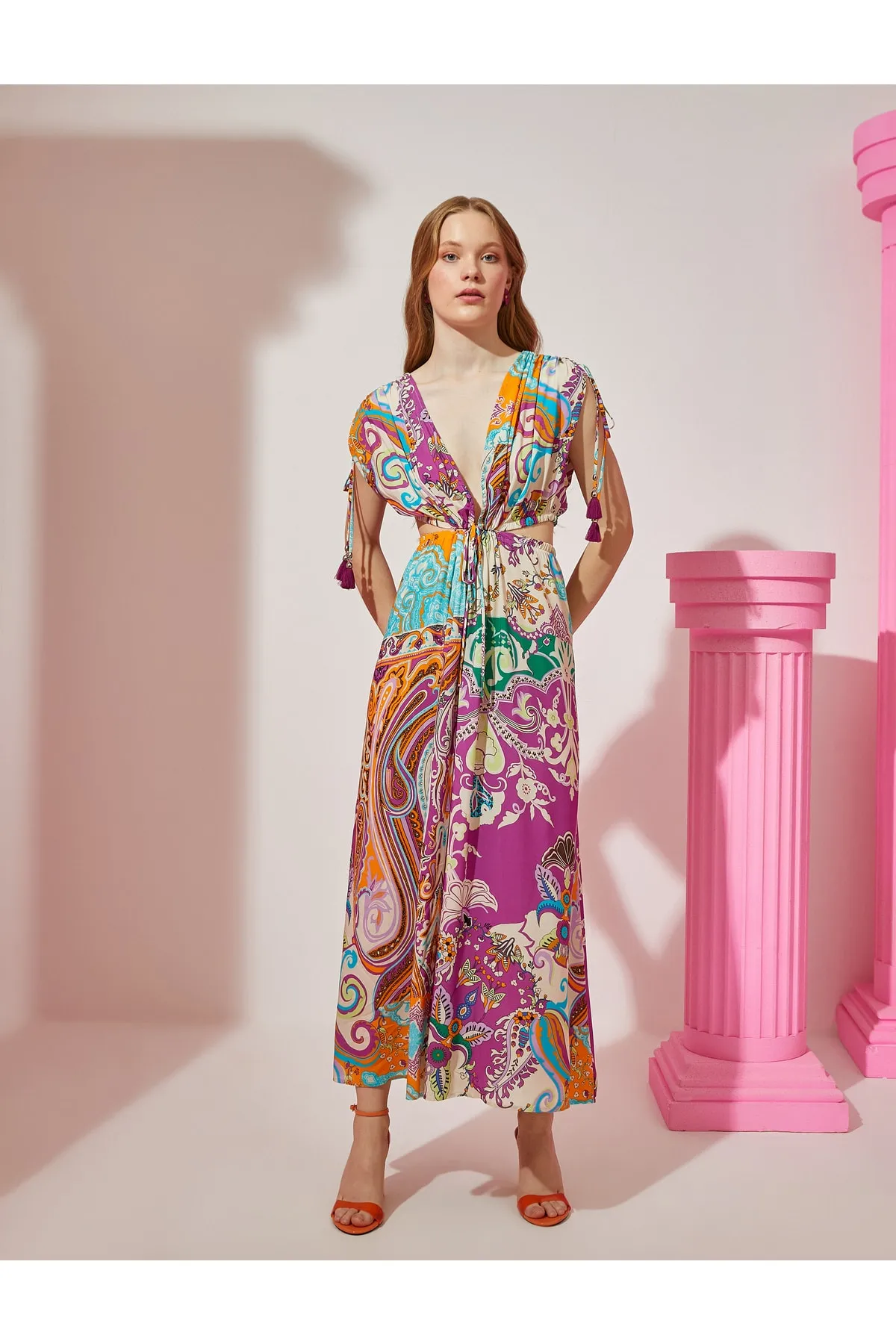 Koton  Langes Kleid mit ethnischem Muster und Quastendetails