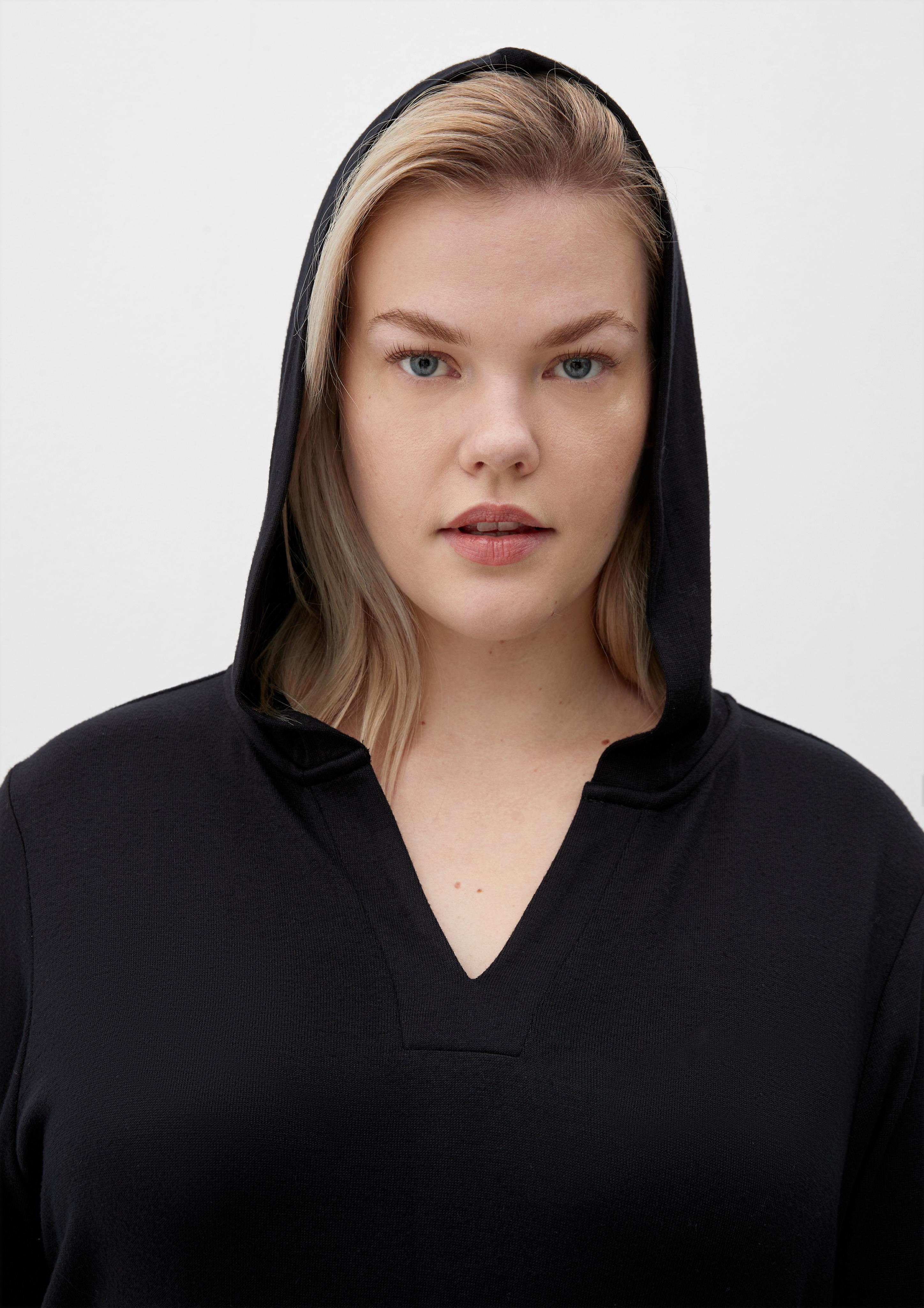 Hoodie mit V-Ausschnitt  2126001-9999