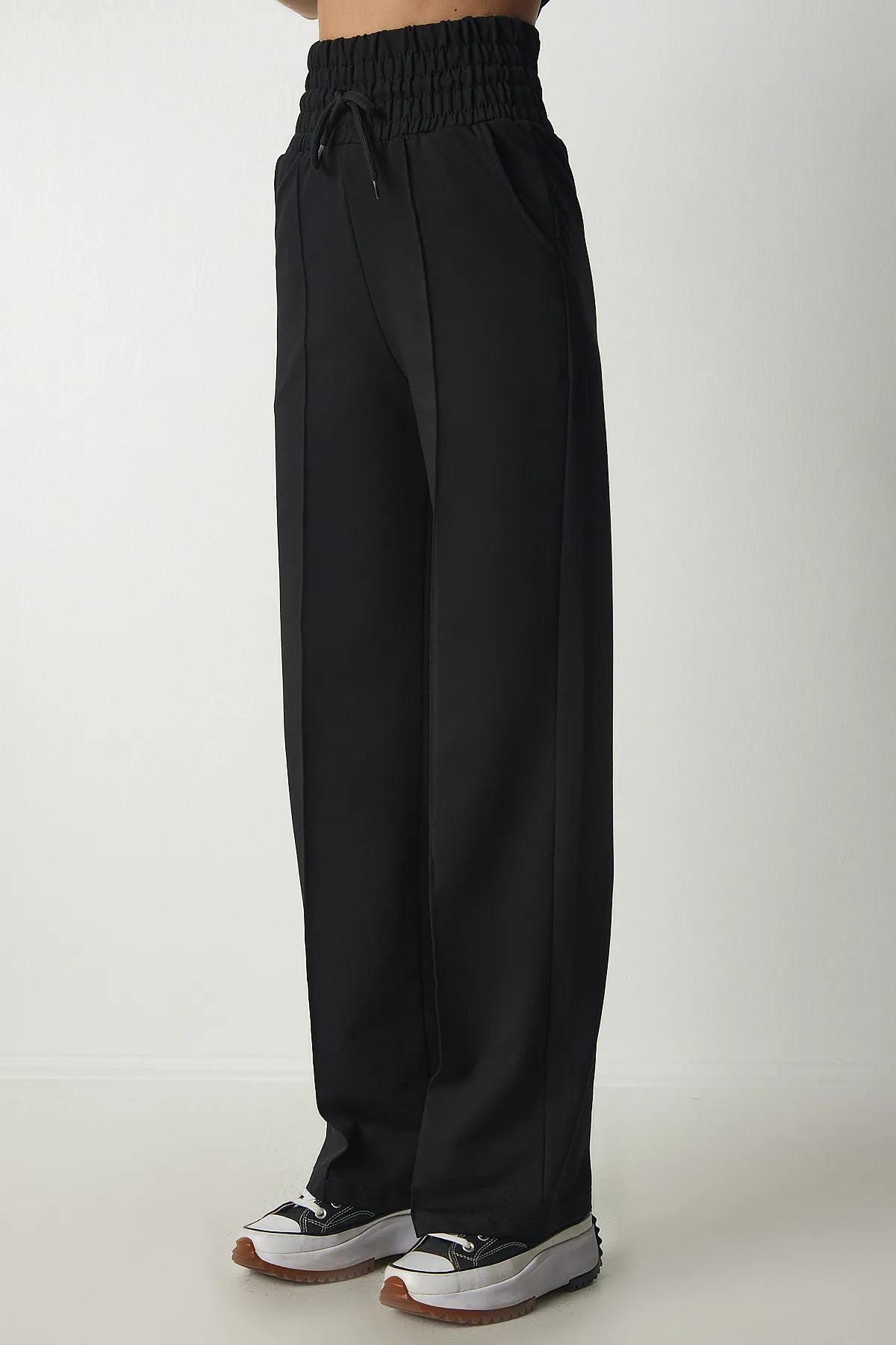 Happiness İstanbul  Schwarze Basic-Strick-Jogginghose mit Tasche für Damen XR00018