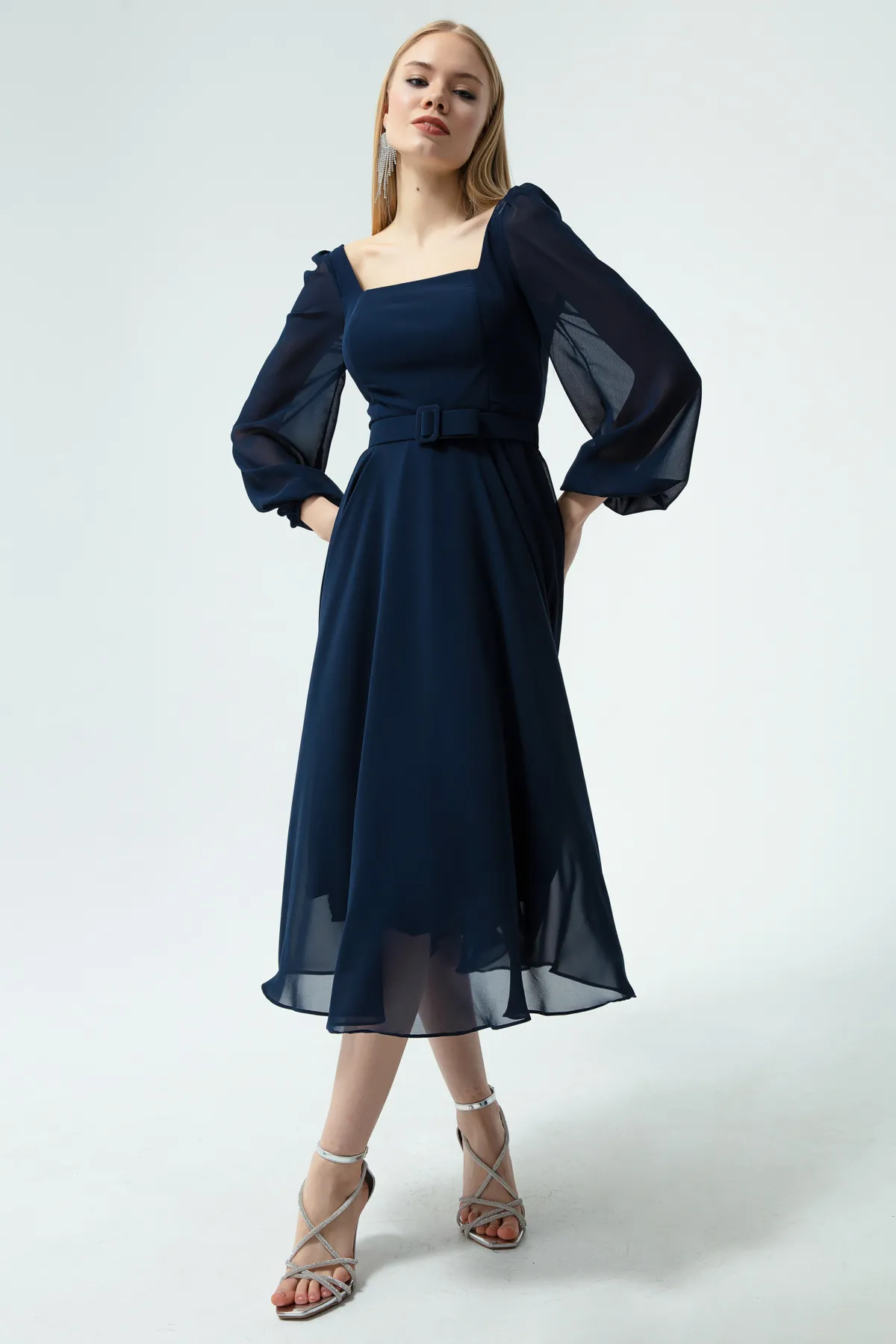 Lafaba  Marineblaues Abendkleid aus Midi-Chiffon mit quadratischem Kragen und Gürtel für Damen