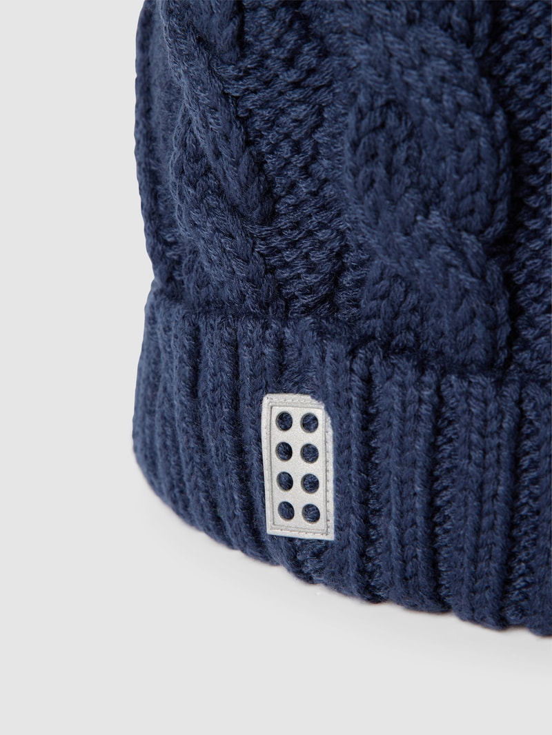 Strickmütze mit Label-Detail in marineblau