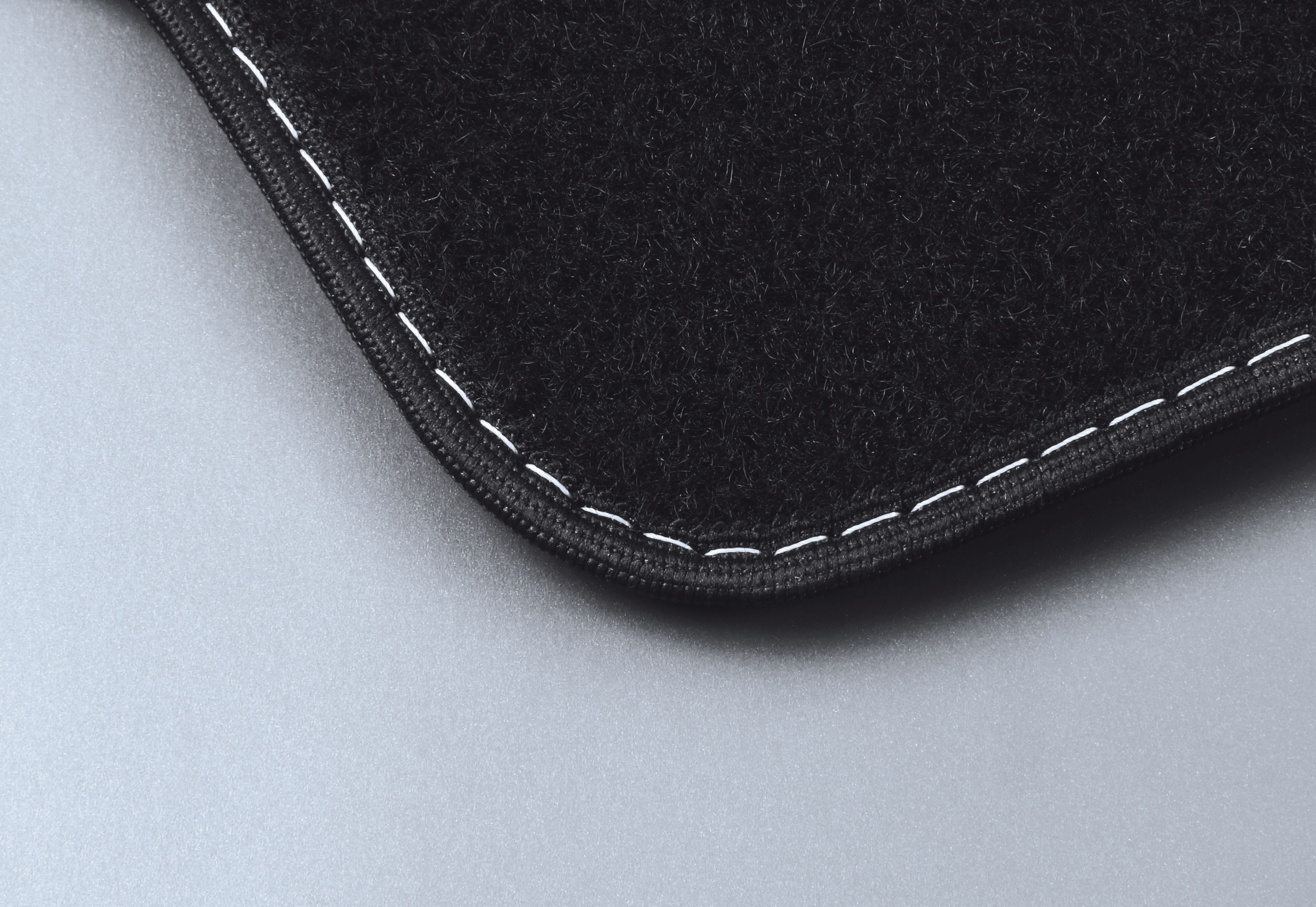 Universal-Teppichfußmatten im 4-teiligen Set, schwarz, von Norauto - ATU
