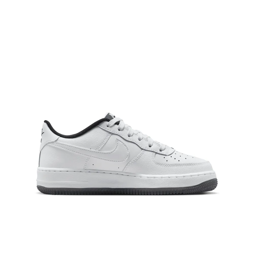 Nike Air Force 1 LV8 FQ4118-100 / weiss