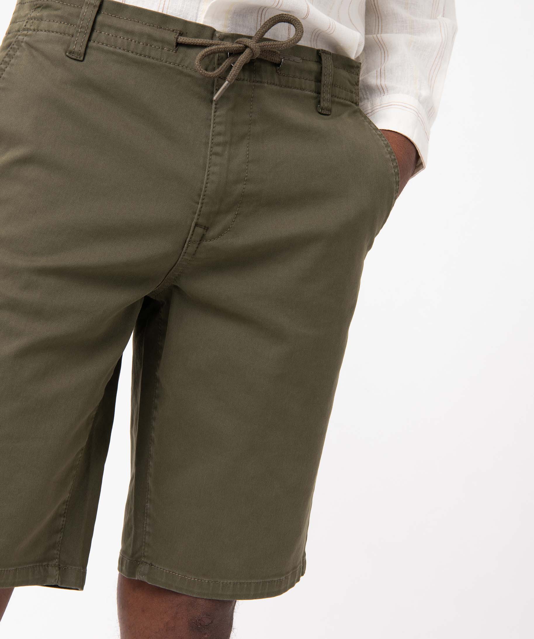 Bermuda homme coupe chino à taille élastiquée kaki | GEMO