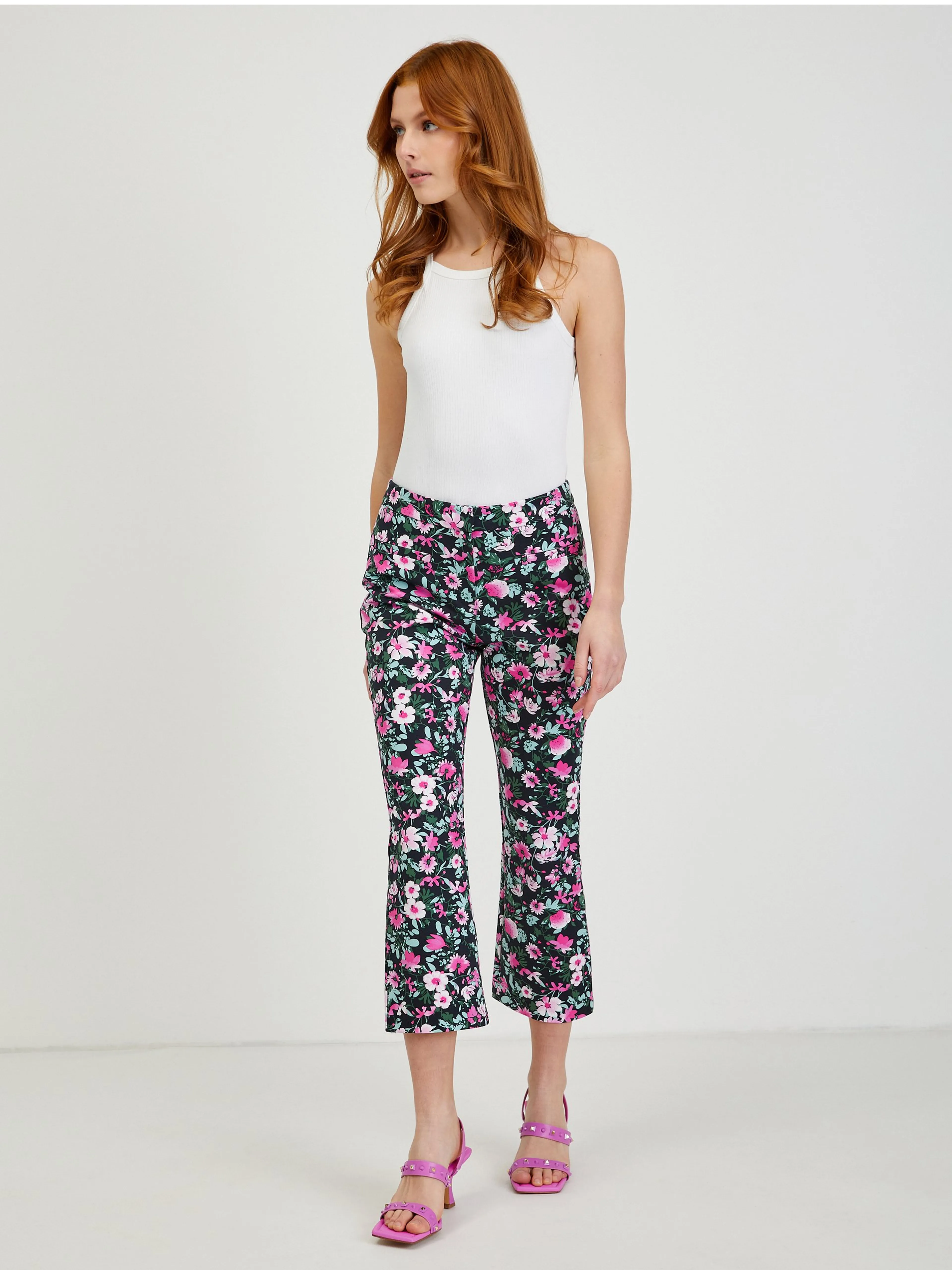 Schwarze Damenhose mit Blumenmuster ORSAY