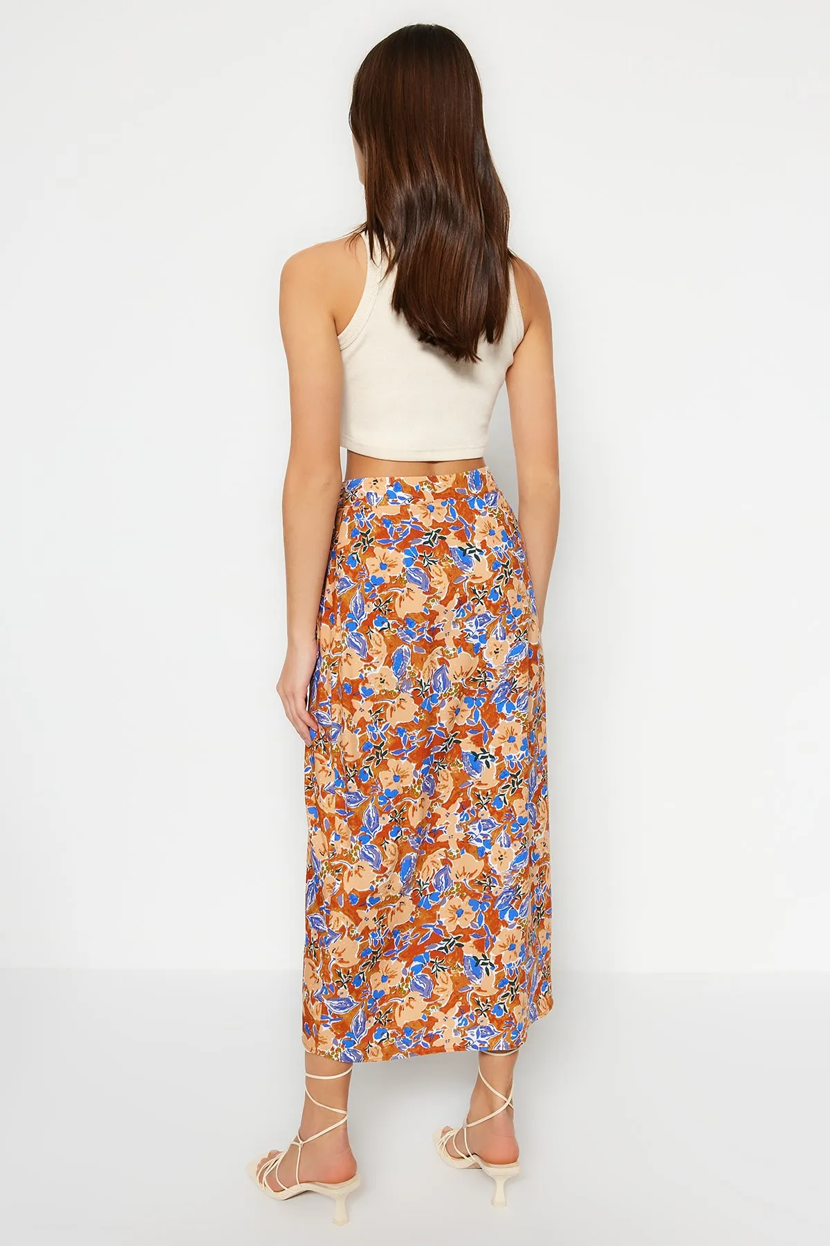 Trendyol Collection  Mehrfarbiger, floral gemusterter Midi-Webrock aus Viskosestoff TWOSS23ET00294