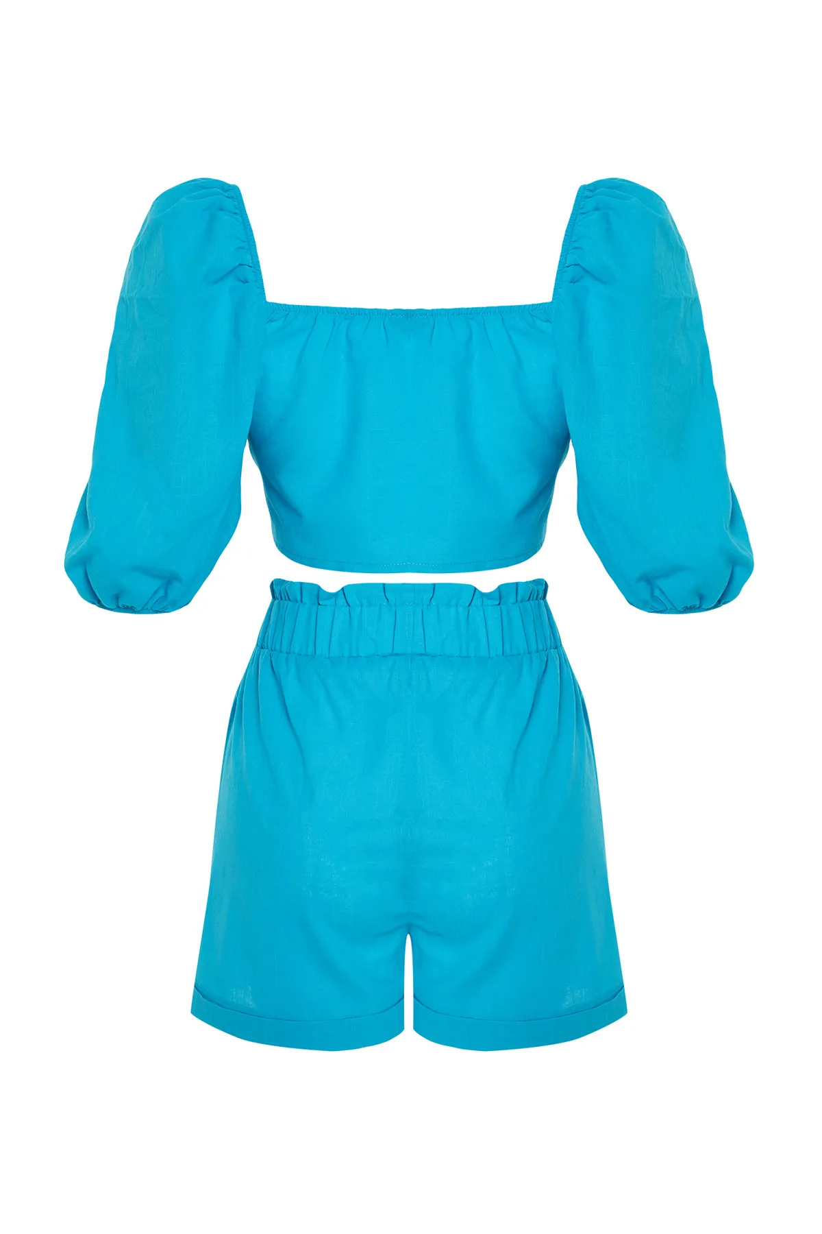 Trendyol Collection  Blaues Set aus Bluse und Shorts mit Volant und gewebtem Unterteil und Oberteil TWOSS24AU00045