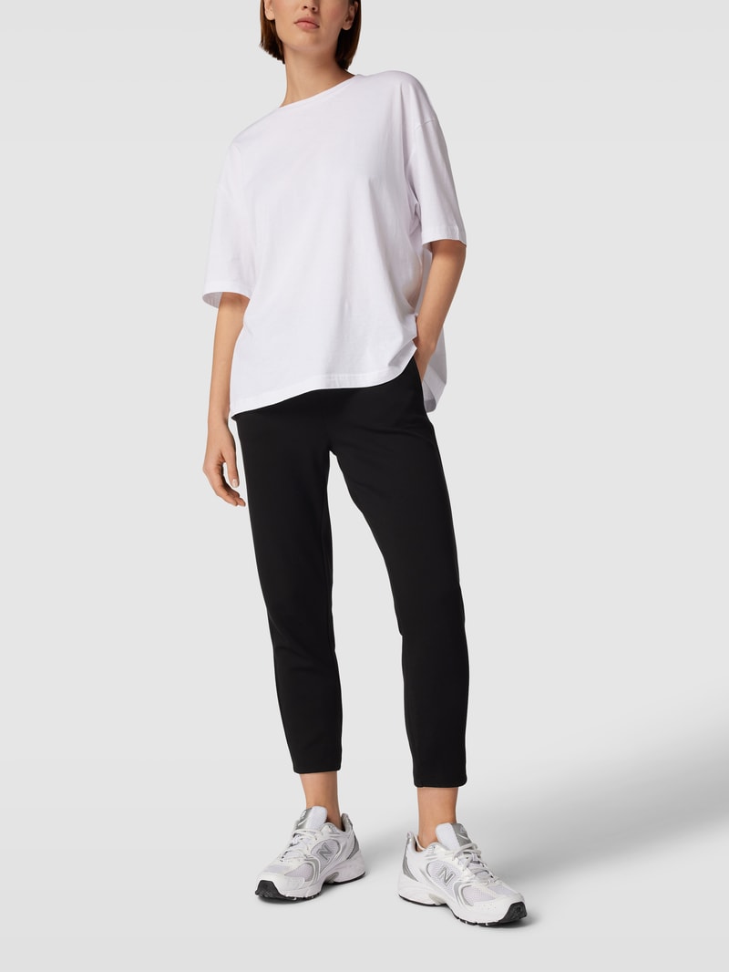 Sweatpants mit Paspeltaschen am Gesäß in schwarz